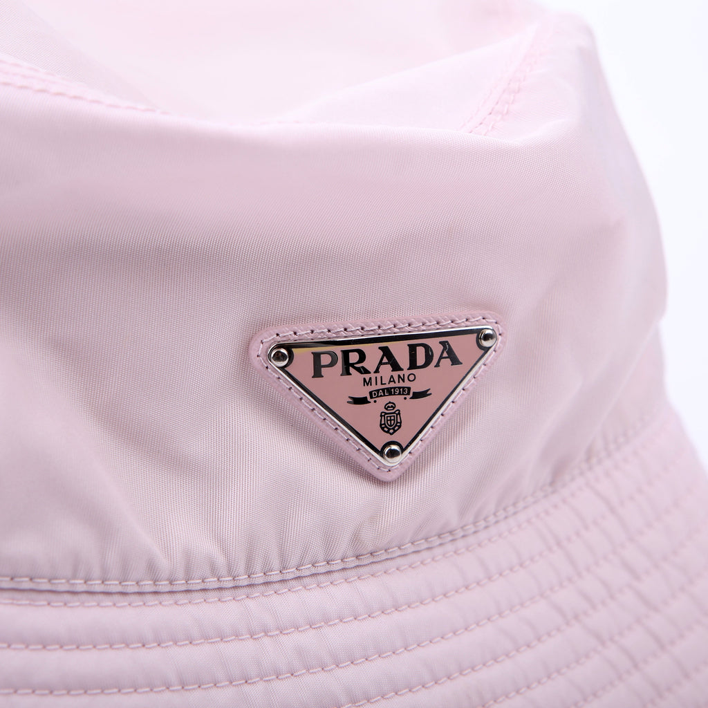 1HC137 Re-Nylon Triangle Logo Bucket Size L Pink