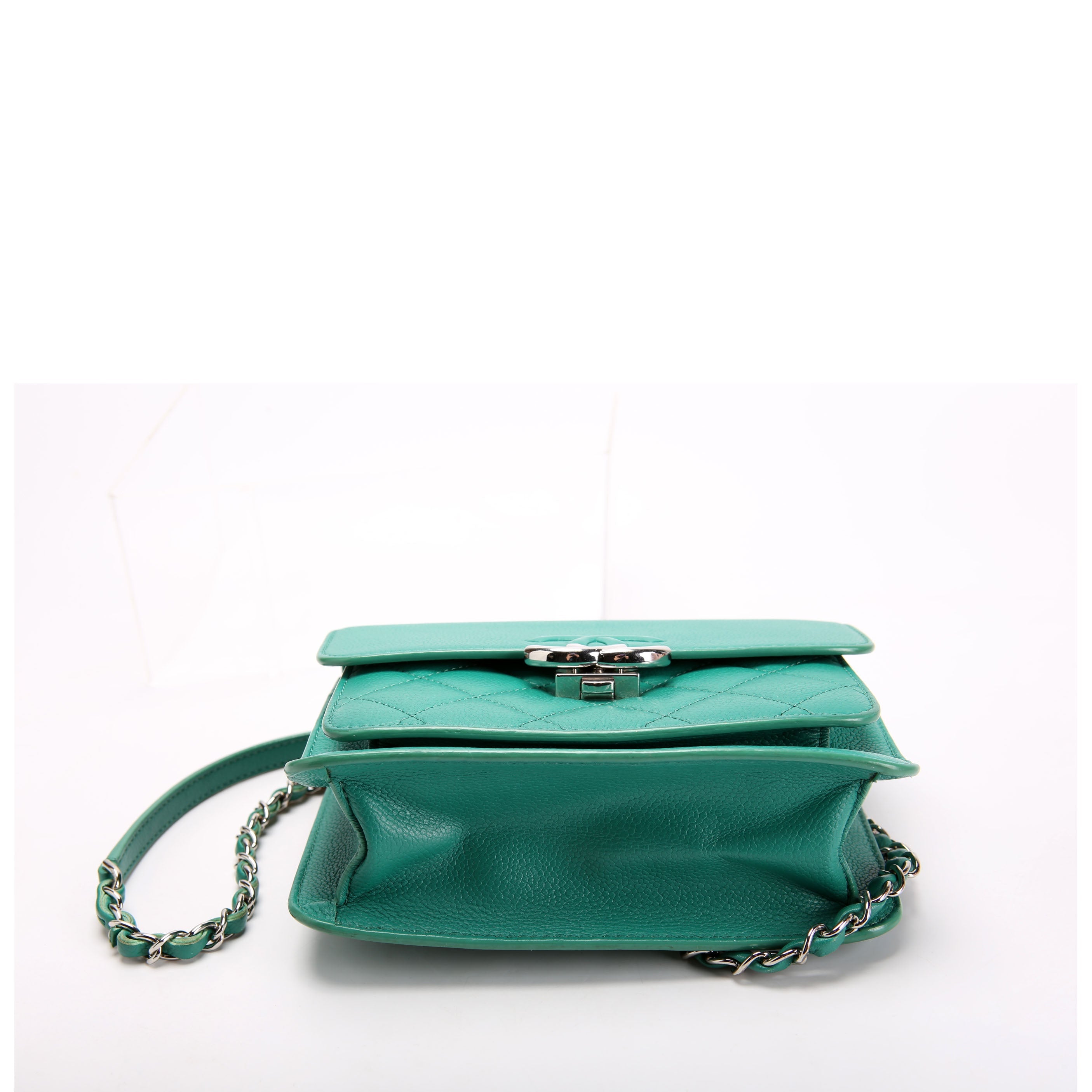 CC Box Flap Small Quilted Caviar 23M Green