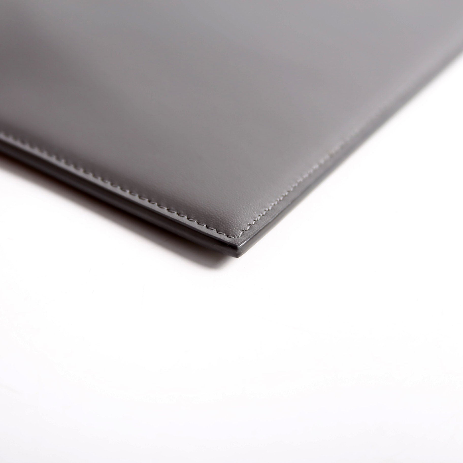 635097 Calfskin Pouch Small Gray
