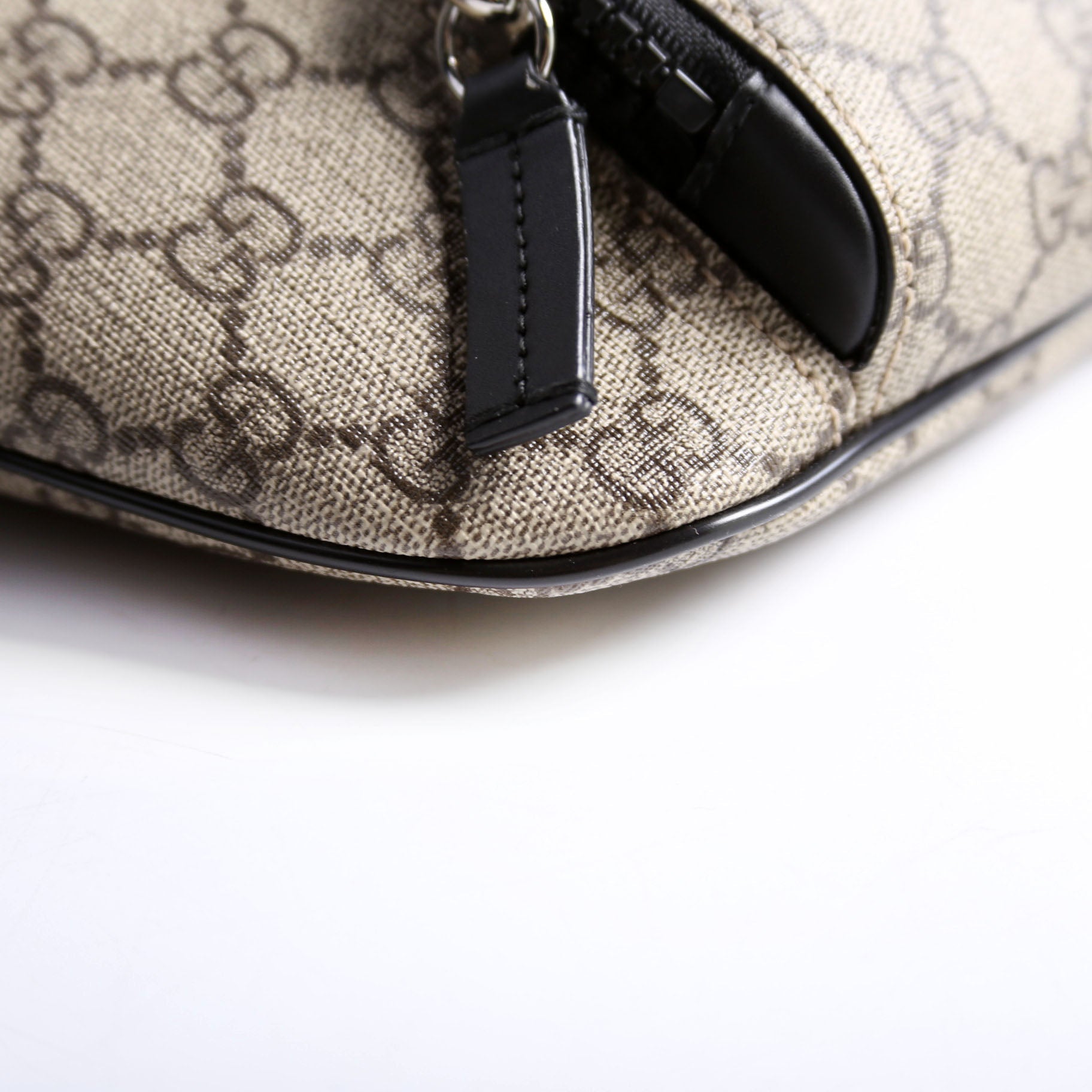 Gucci 779843 GG Supreme Belt Bag Black/Beige