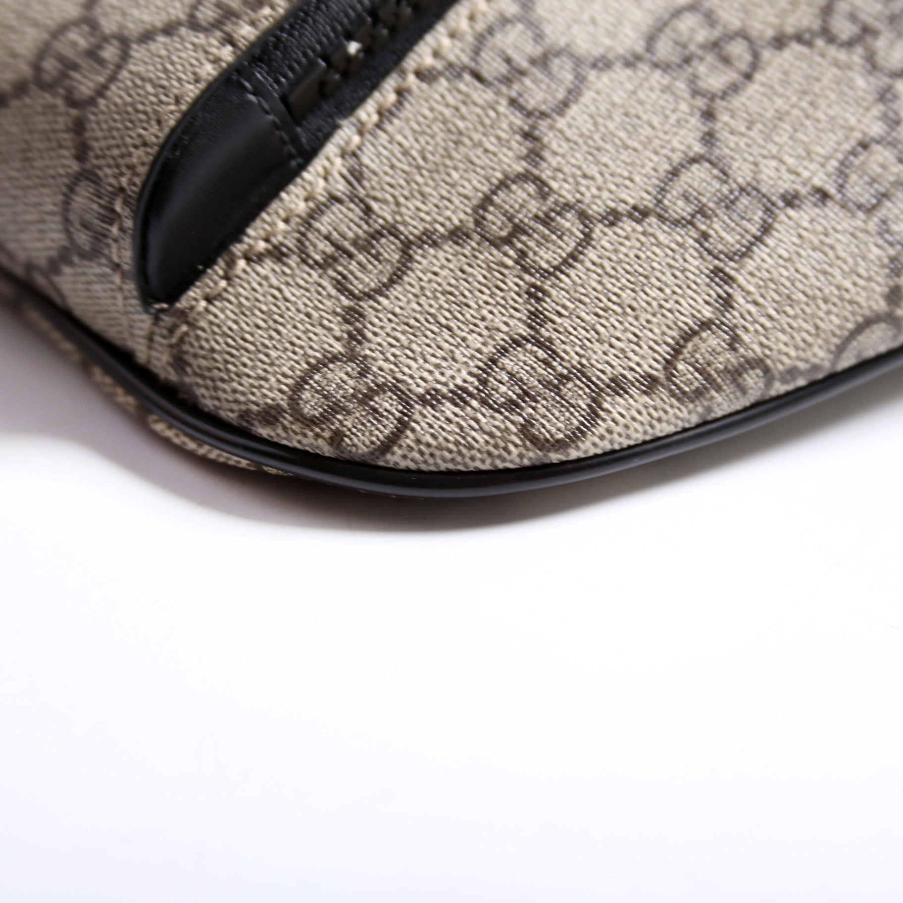 Gucci 779843 GG Supreme Belt Bag Black/Beige