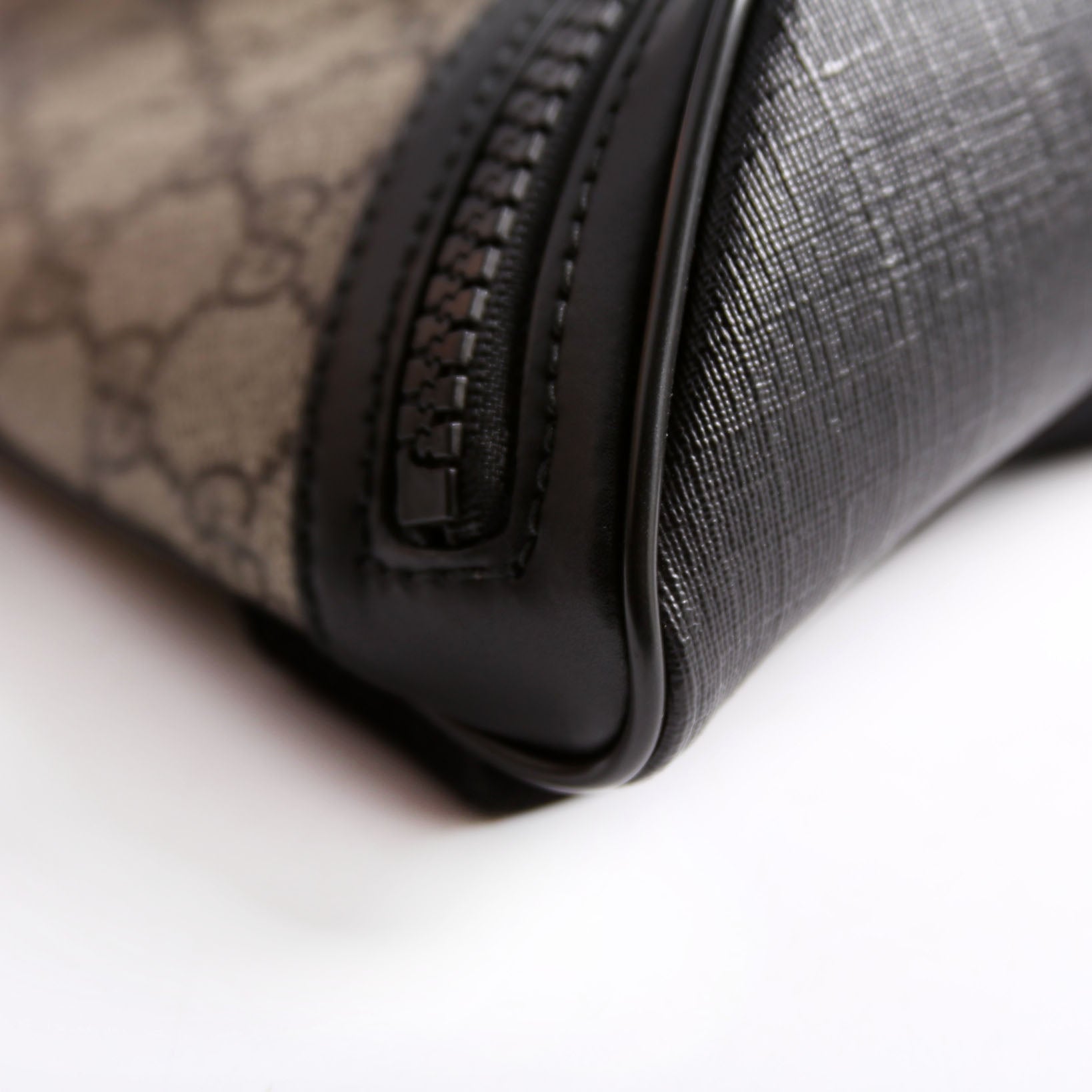Gucci 779843 GG Supreme Belt Bag Black/Beige