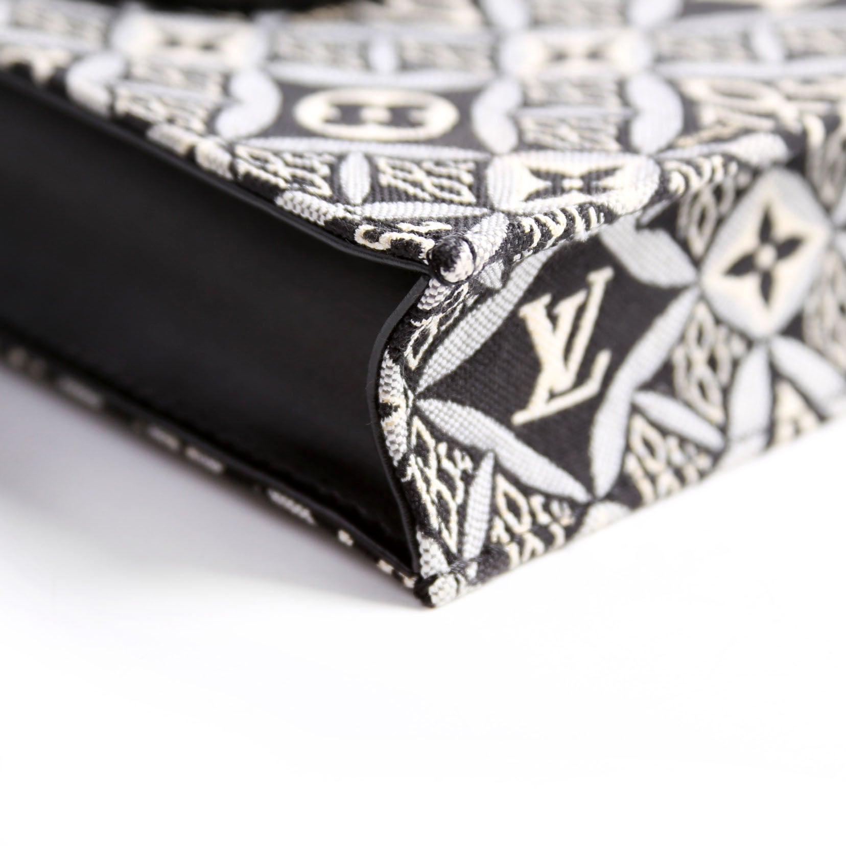 Petit Sac Plat Since 1854 Jacquard Black/Blue/White