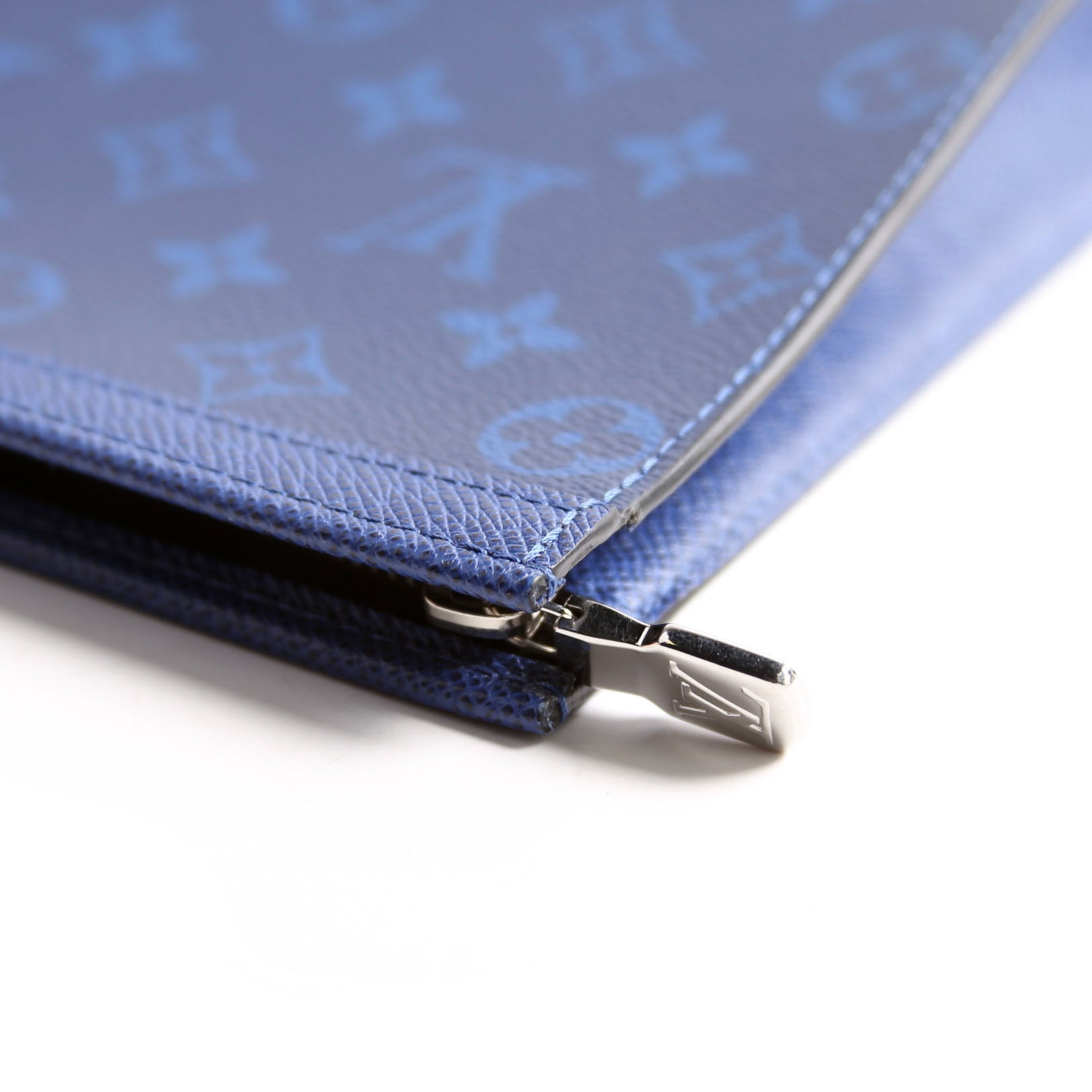 Pochette Voyage MM Taigarama Blue