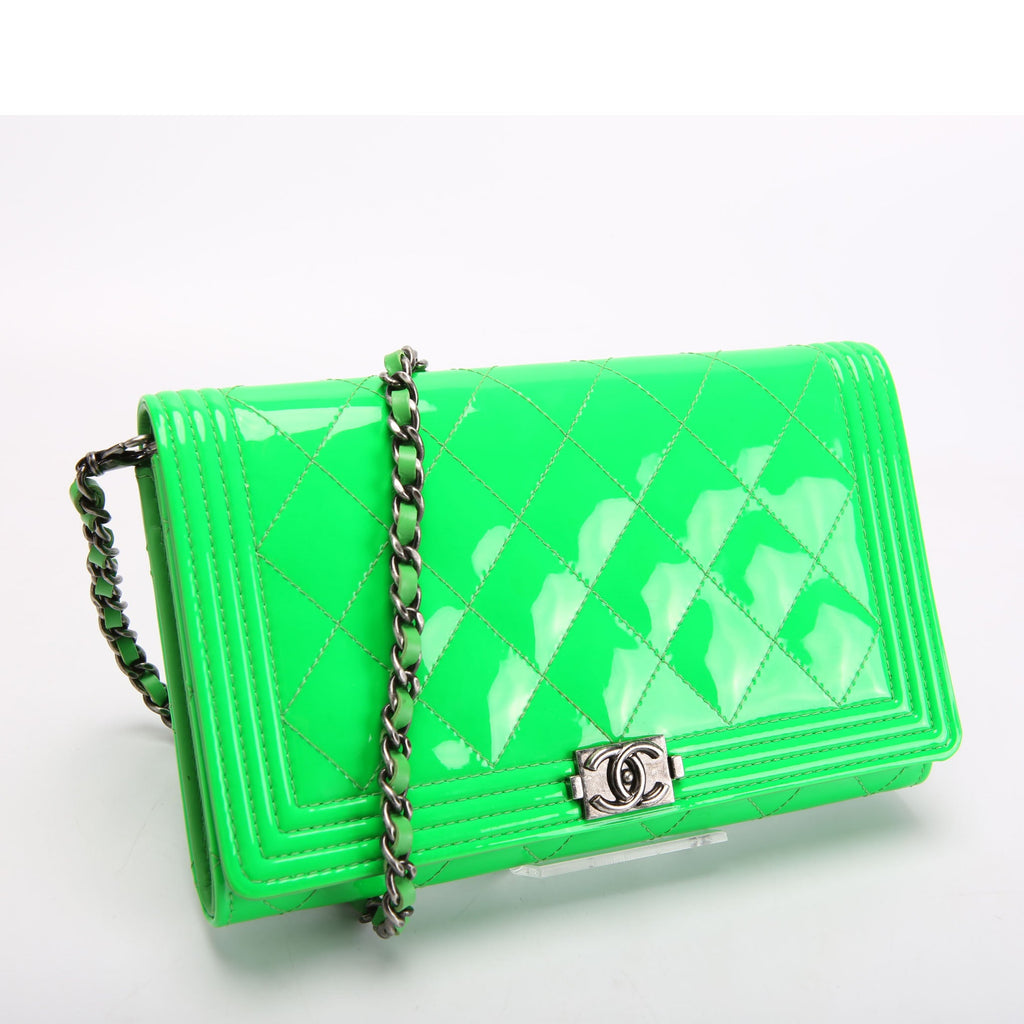Boy Short Chain Clutch Patent 22M Green