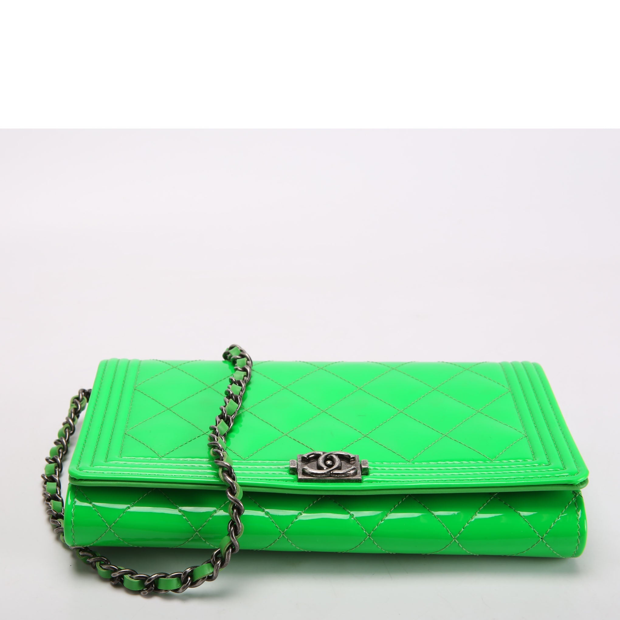 Boy Short Chain Clutch Patent 22M Green