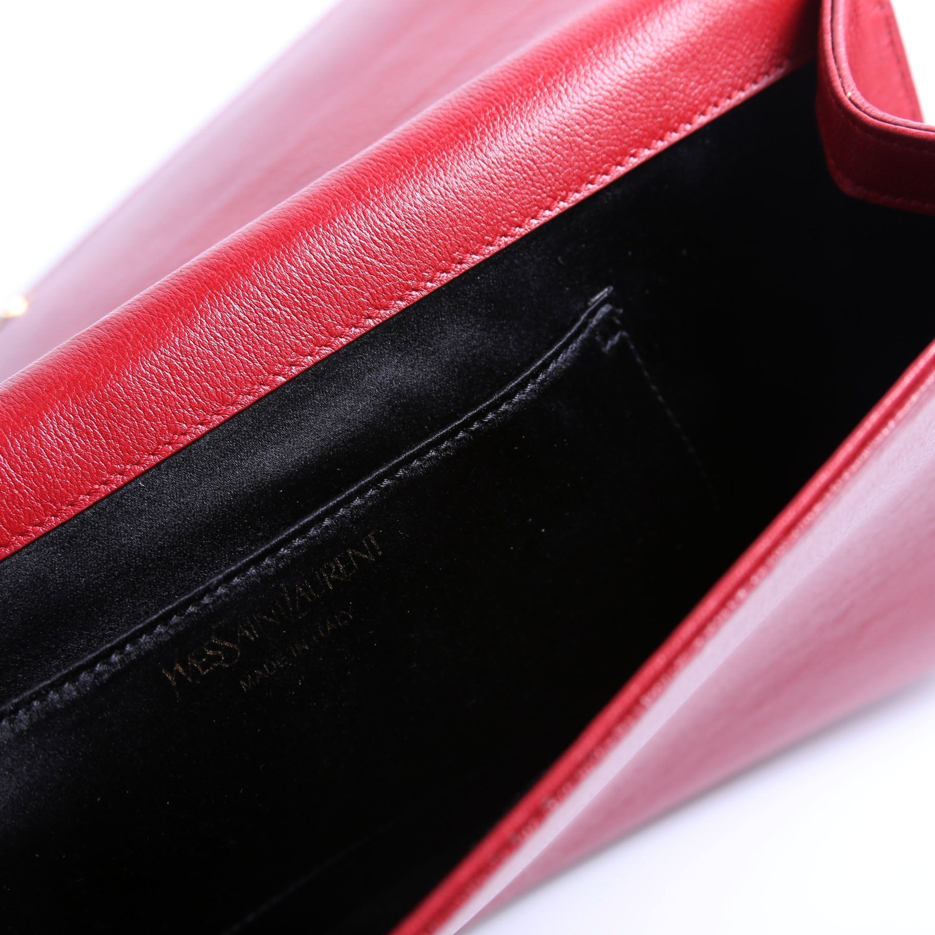 361120 Belle De Jour Clutch Leather Red