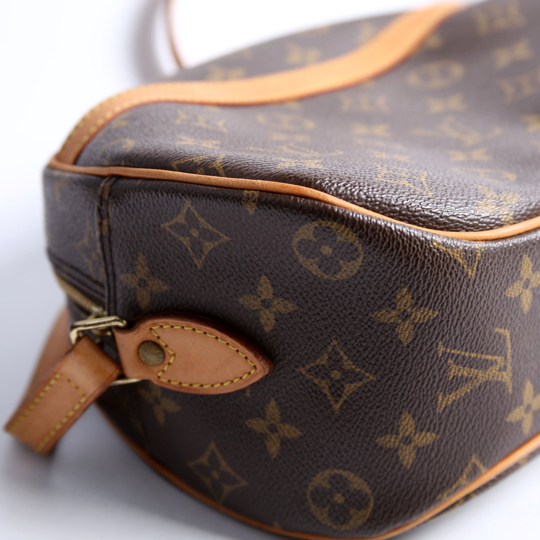 Blois Crossbody Monogram Brown