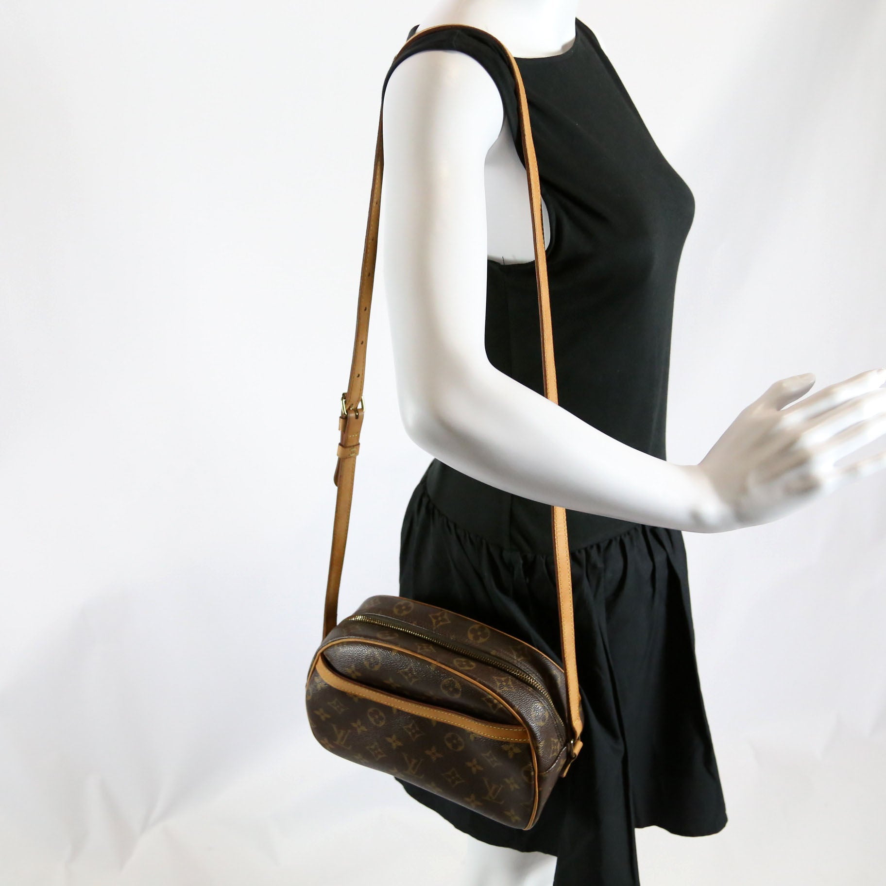 Blois Crossbody Monogram Brown