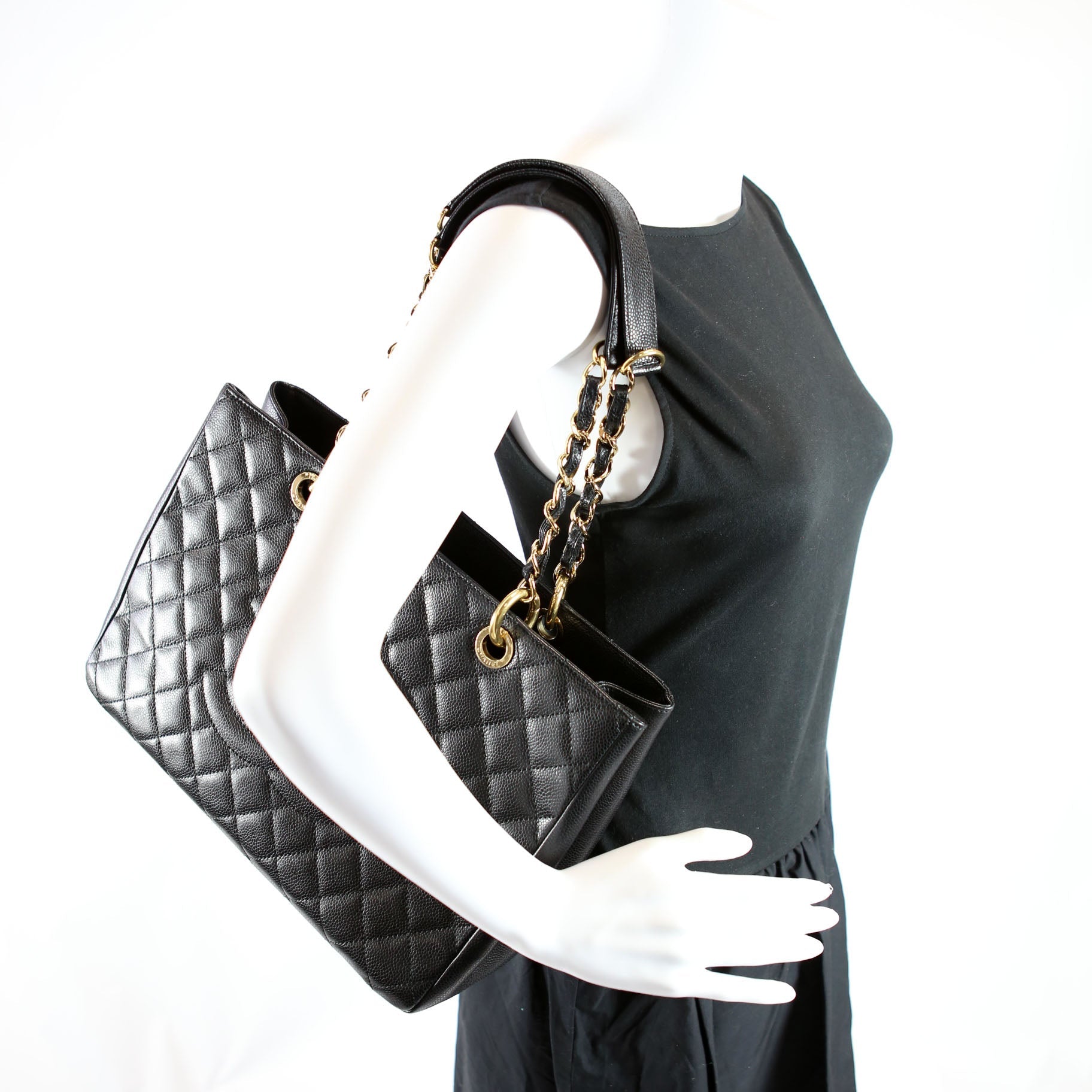 Grand Shopping Tote Caviar