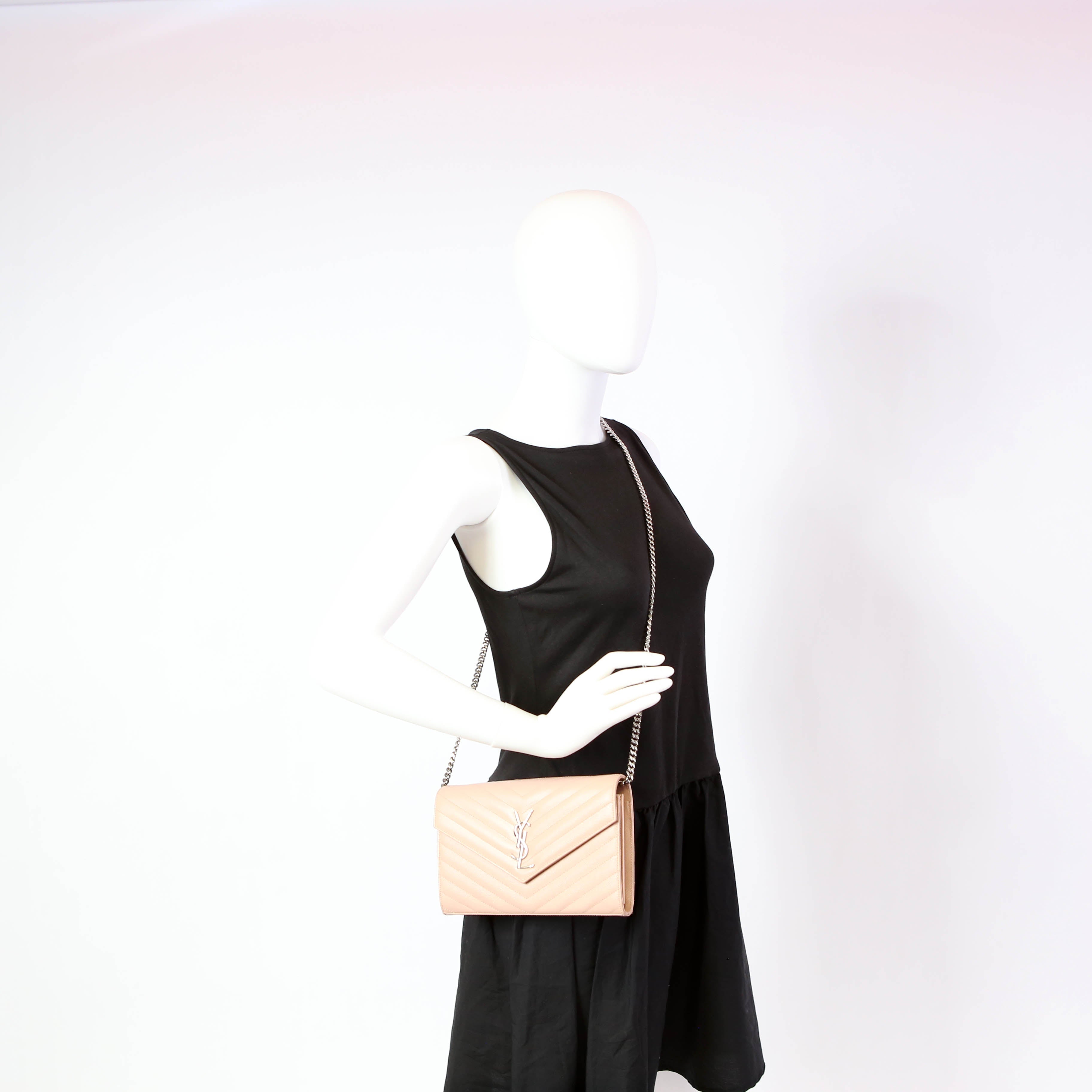 Envelope Chain Wallet 393953 Pink