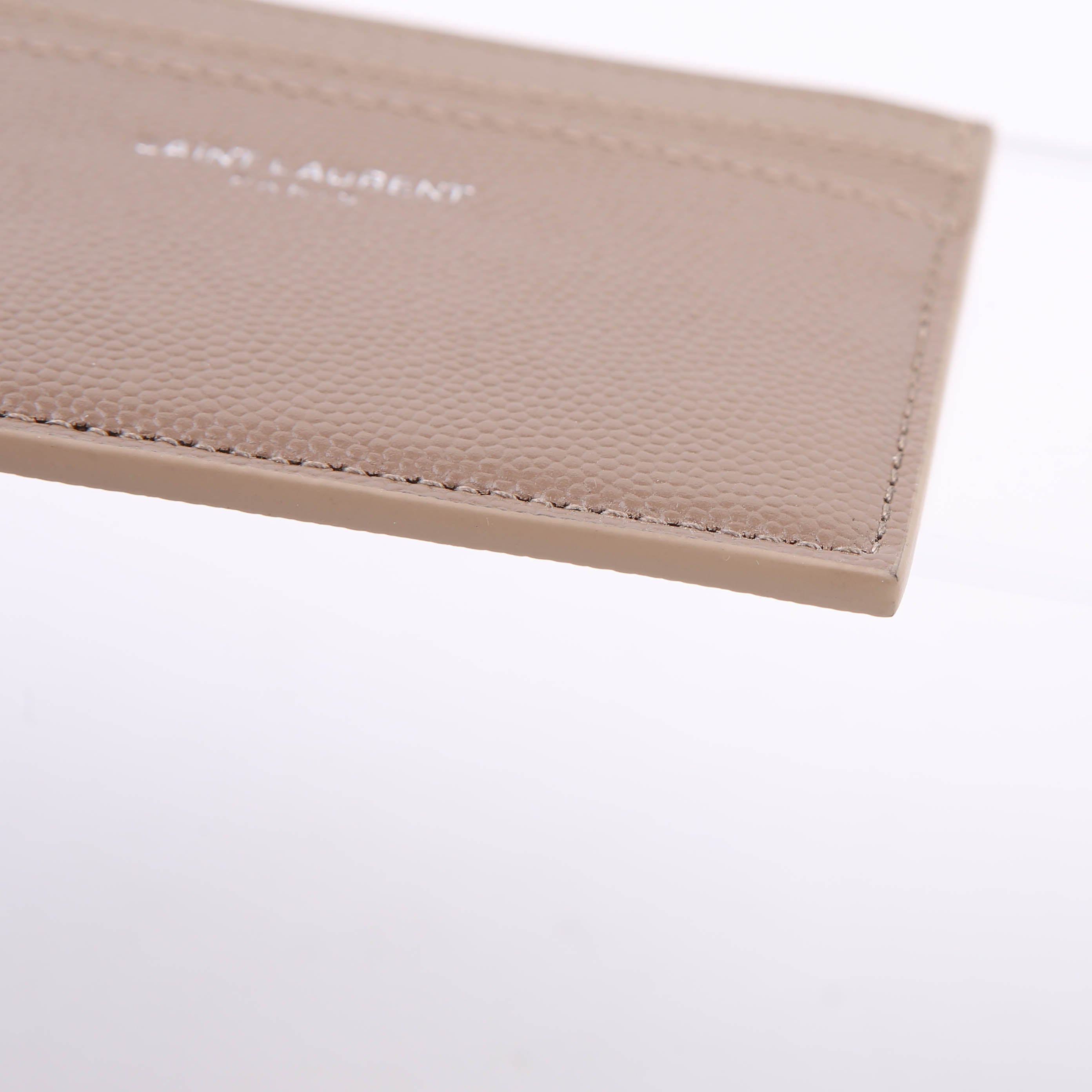375946 Paris Grain Leather Card Holder Taupe