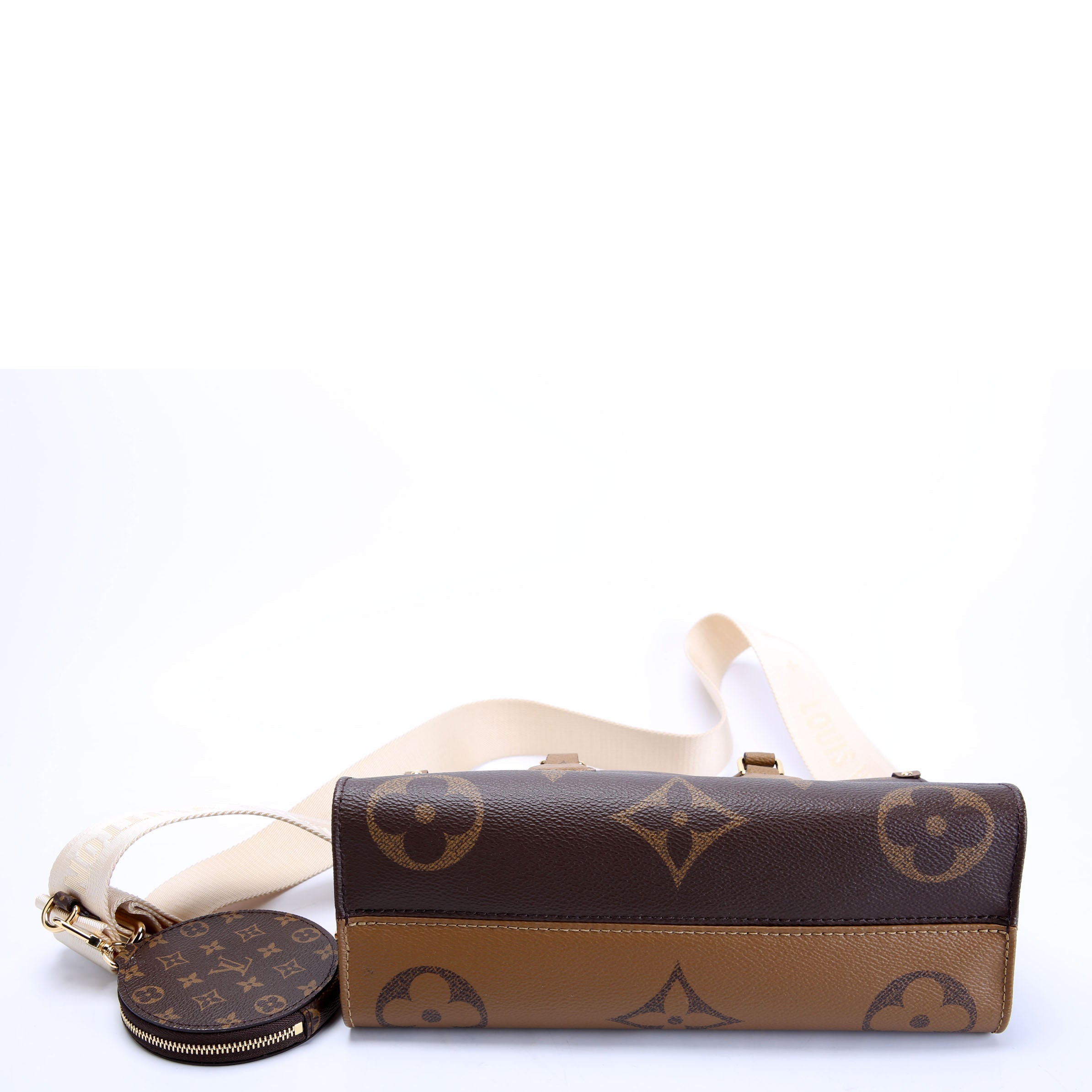 ONTHEGO East West Giant Reverse Monogram