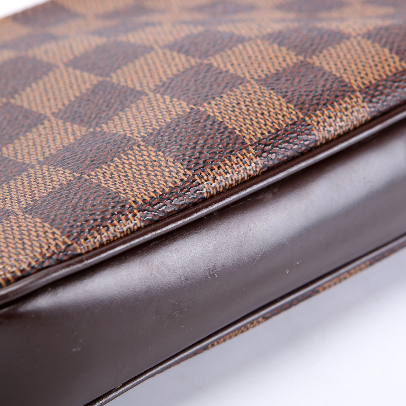 Navona Pochette Accessories Ebene