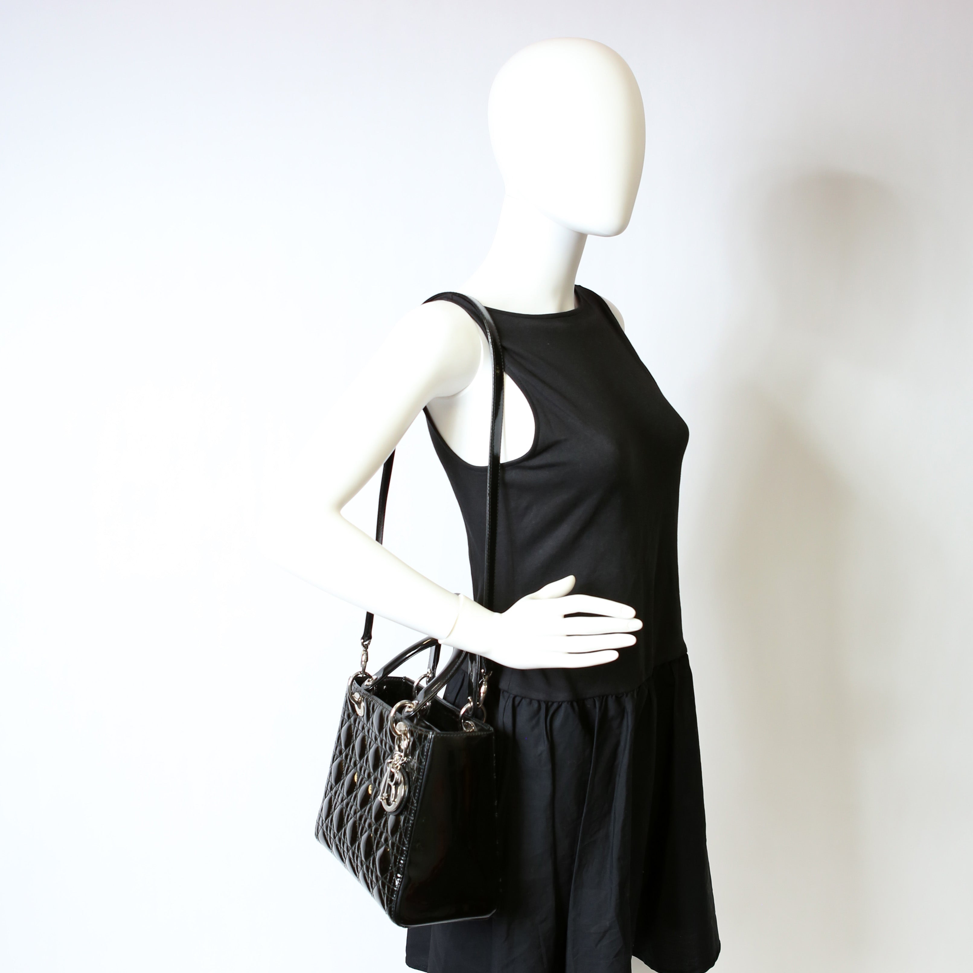 Lady Dior Medium Patent Black