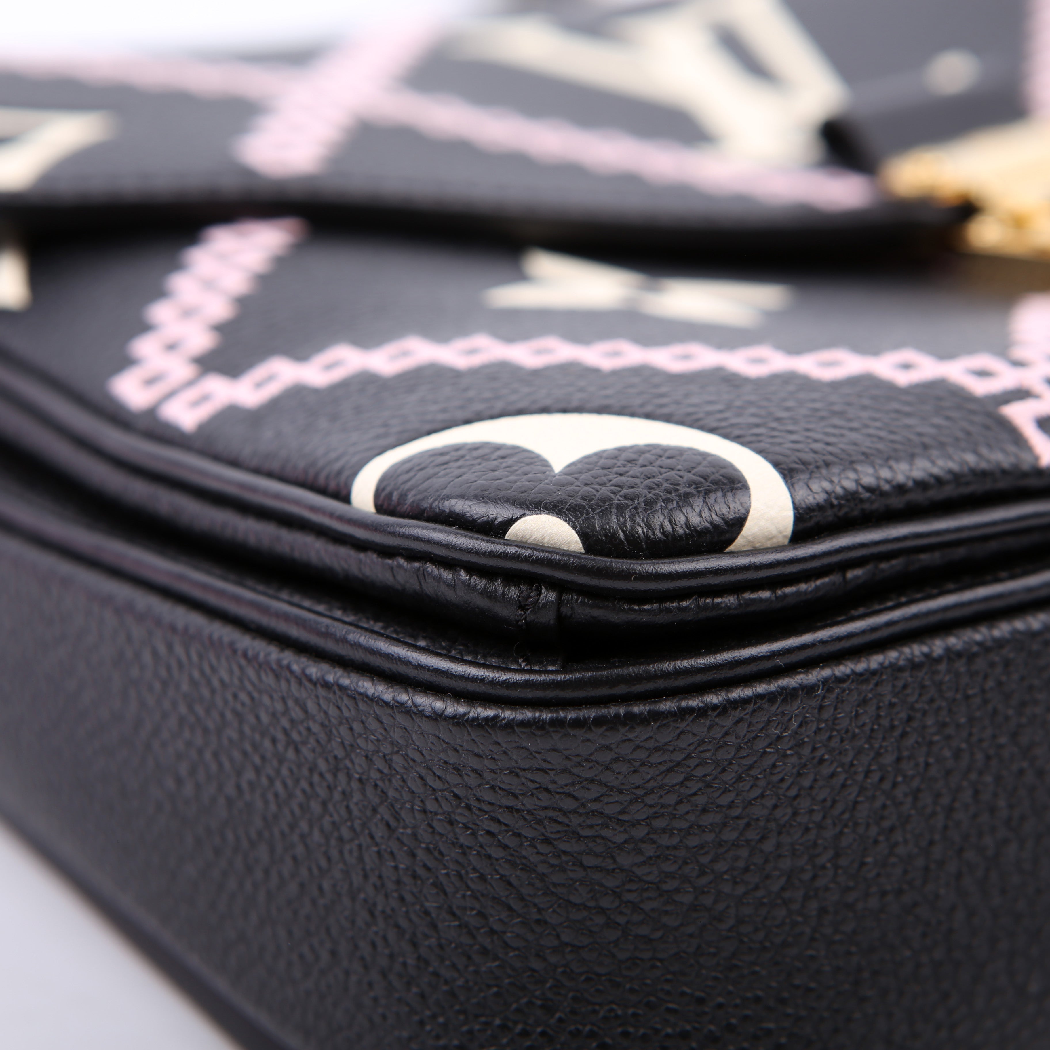 Pochette Metis Empreinte Giant Broderies Black/Pink