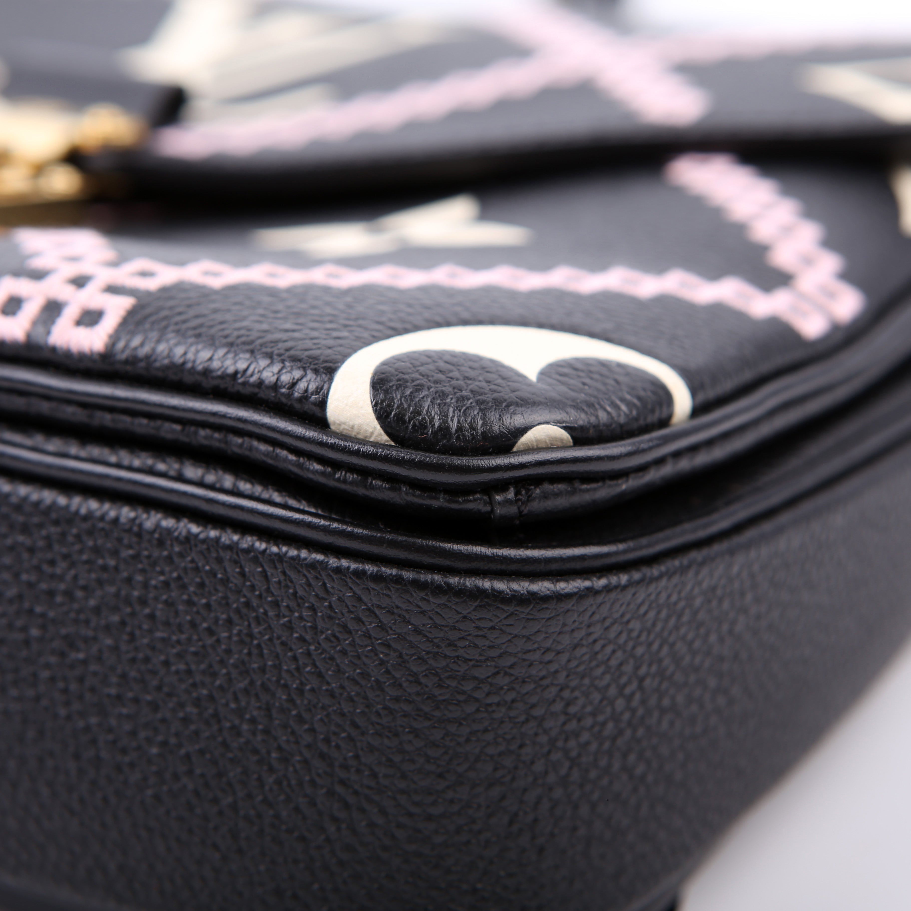 Pochette Metis Empreinte Giant Broderies Black/Pink