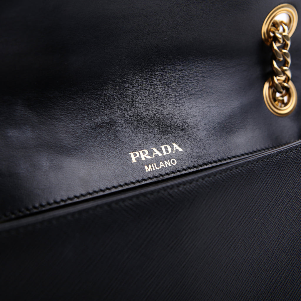 Pattina Flap Saffiano Small Black