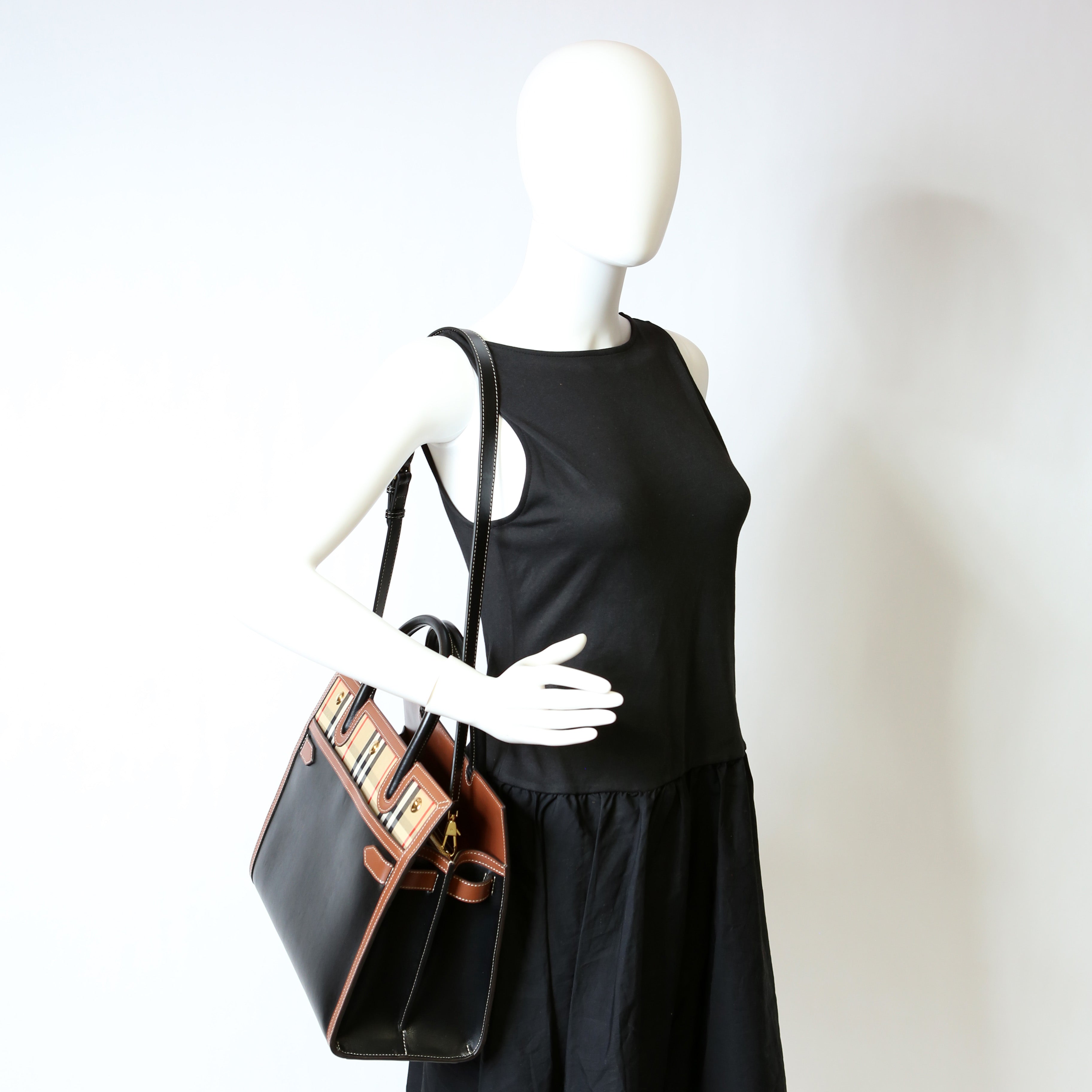 Title Vintage Check Medium Tote Black/Brown
