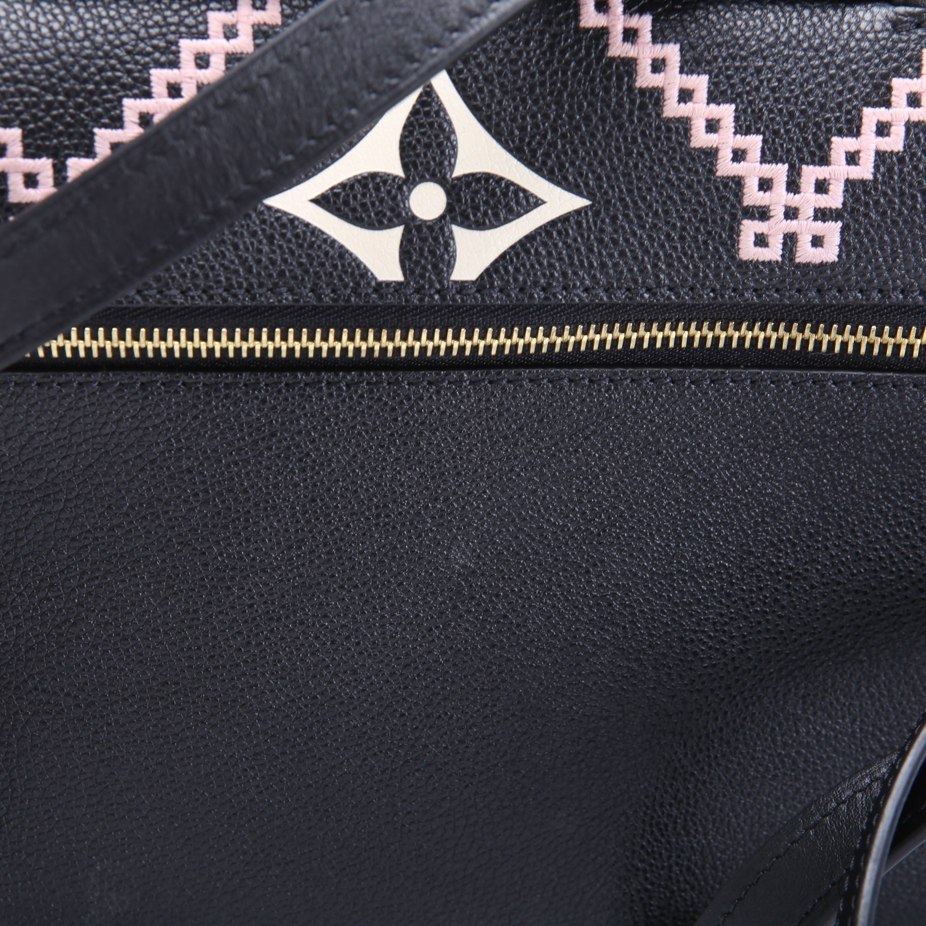 Pochette Metis Empreinte Giant Broderies Black/Pink