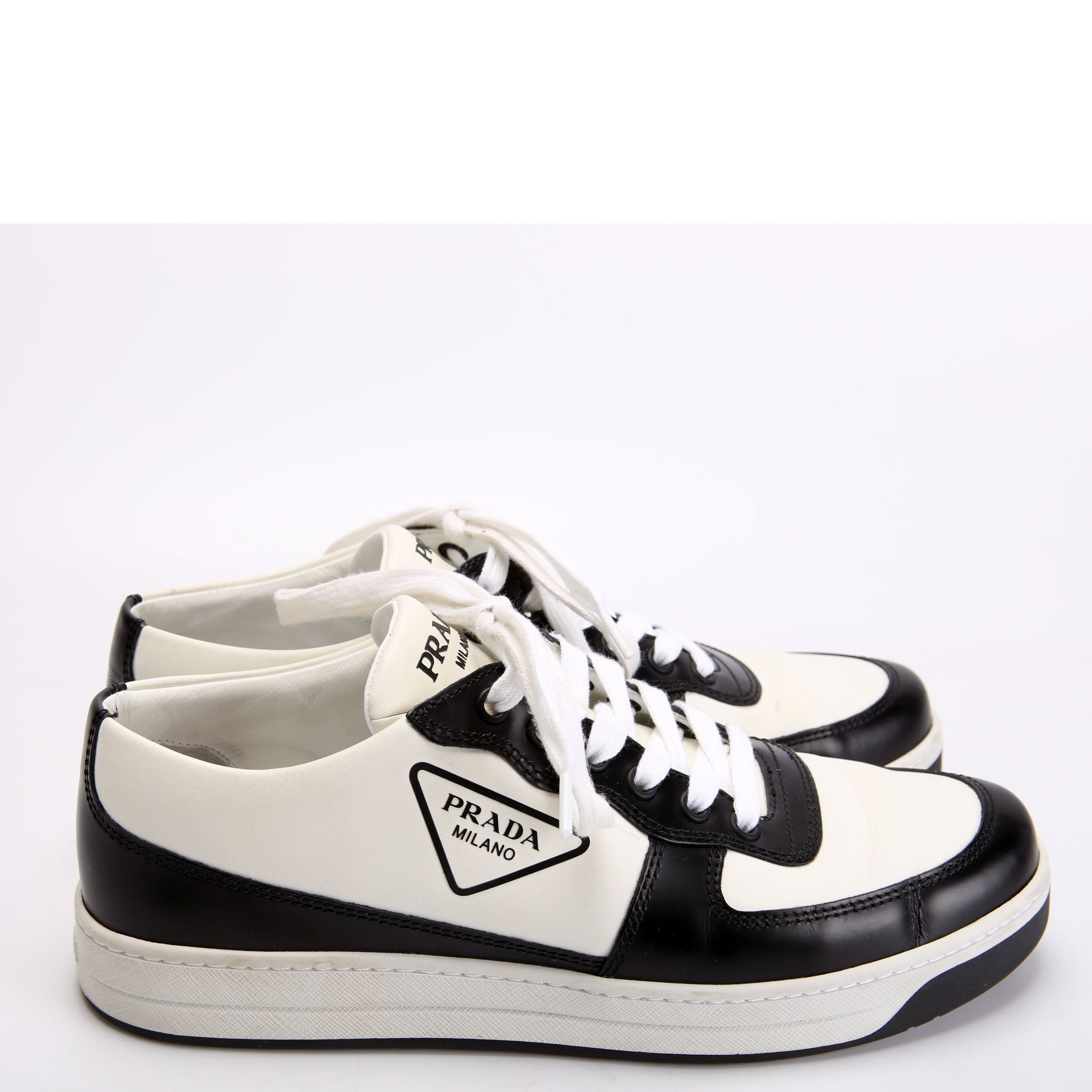 Downtown Sneakers Size 39 Black and White