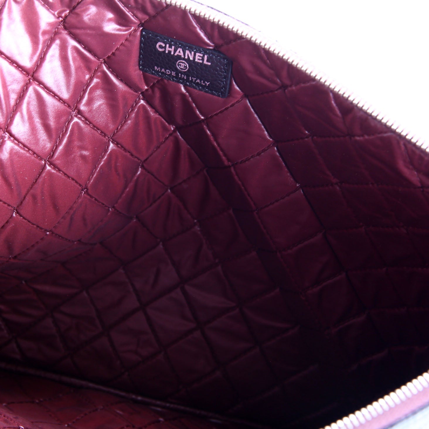 O Case Large Caviar Black