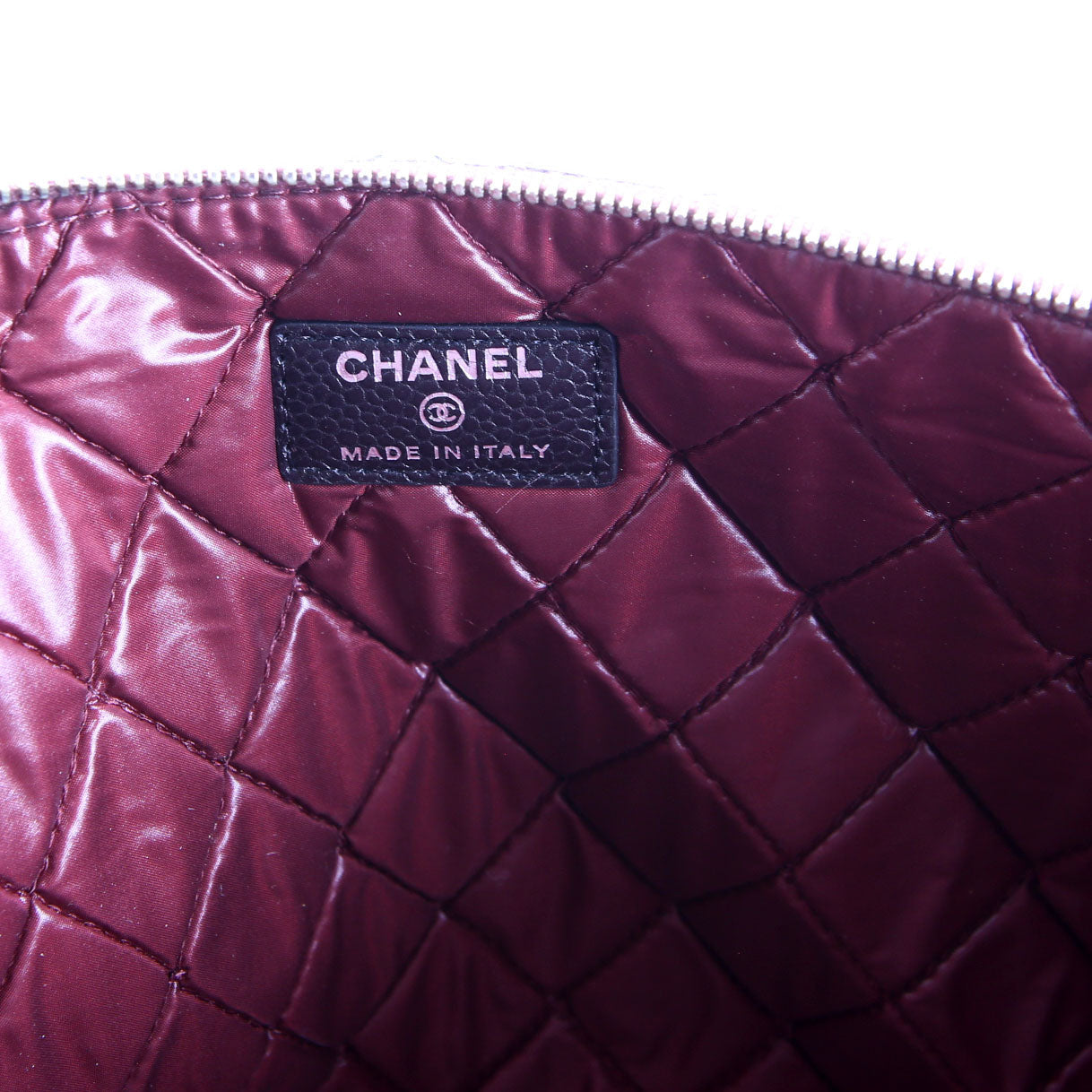 O Case Large Caviar Black