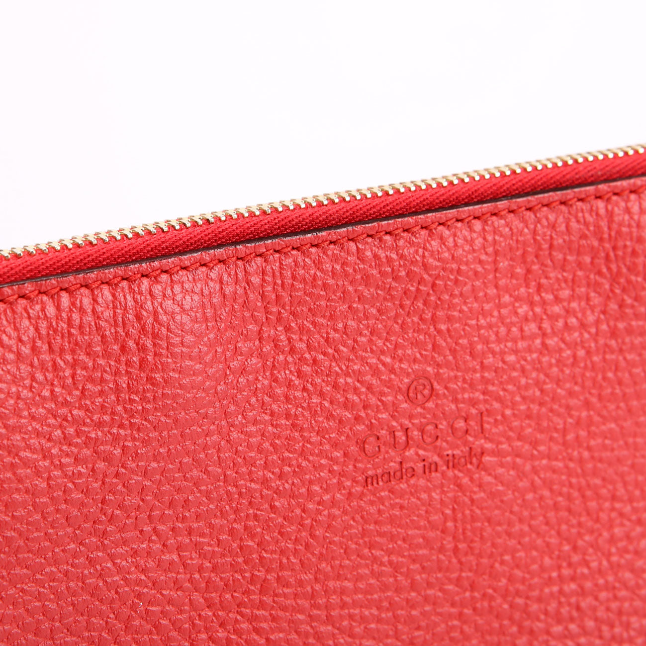 376858 Bamboo Tassel Zip Clutch Red