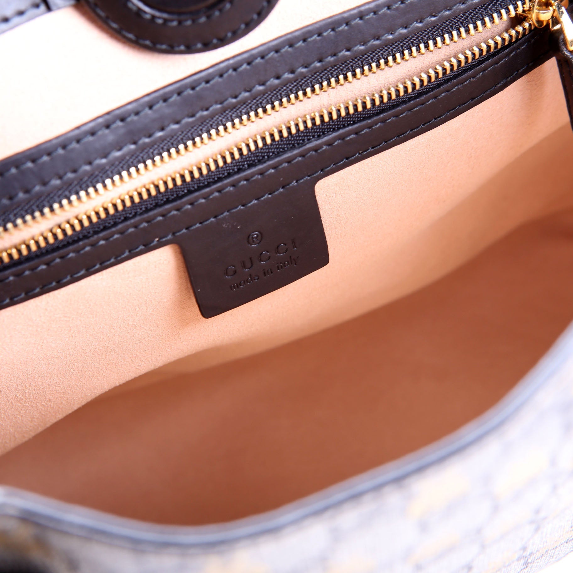 473887 GG Supreme Bee Small Tote Black/Beige