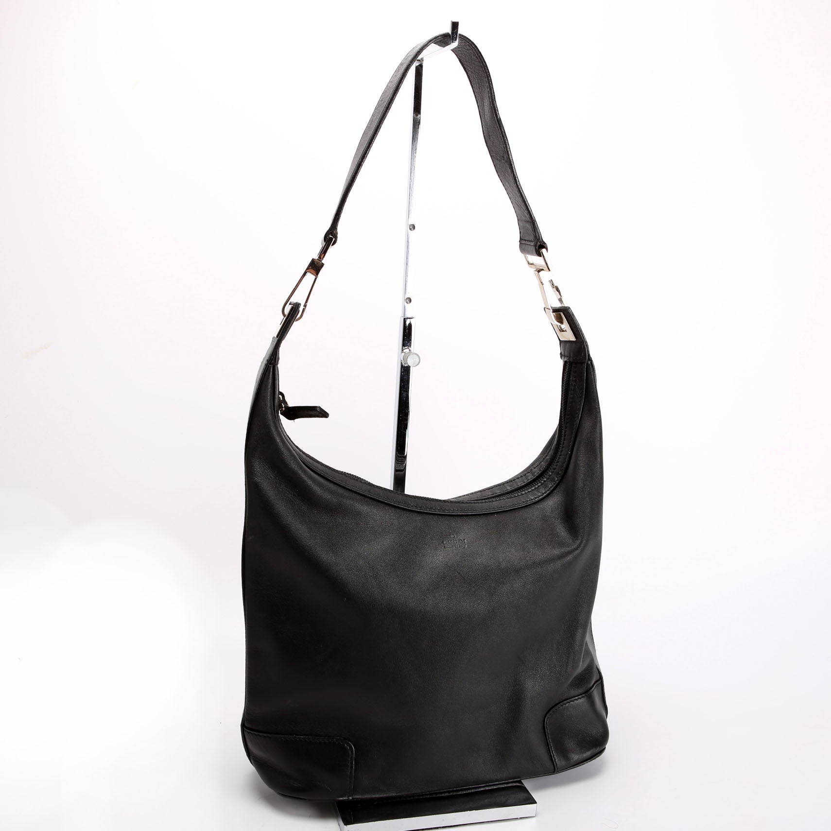 143744 Leather Shoulder Black