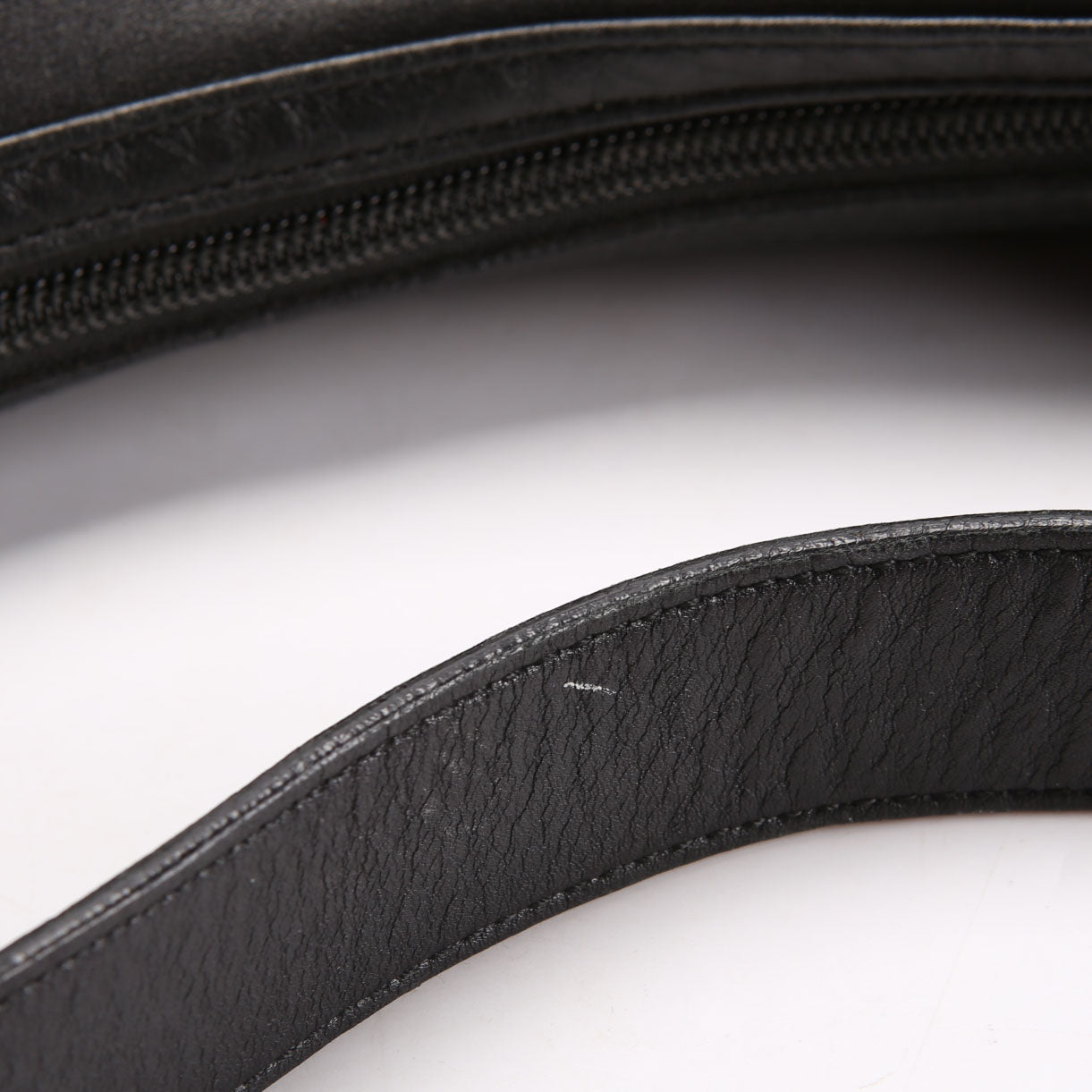143744 Leather Shoulder Black