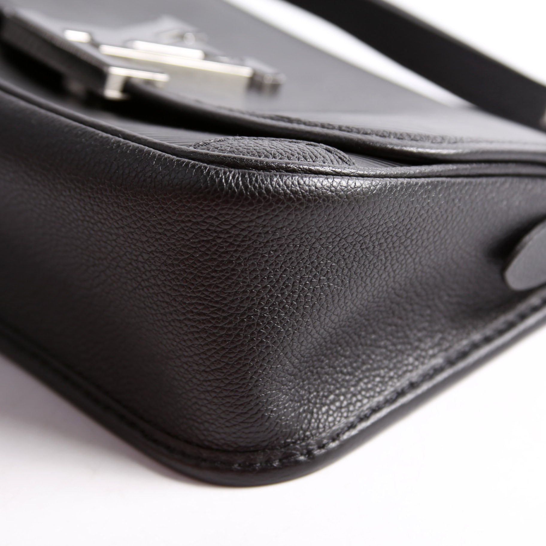 Buci Crossbody Epi Black