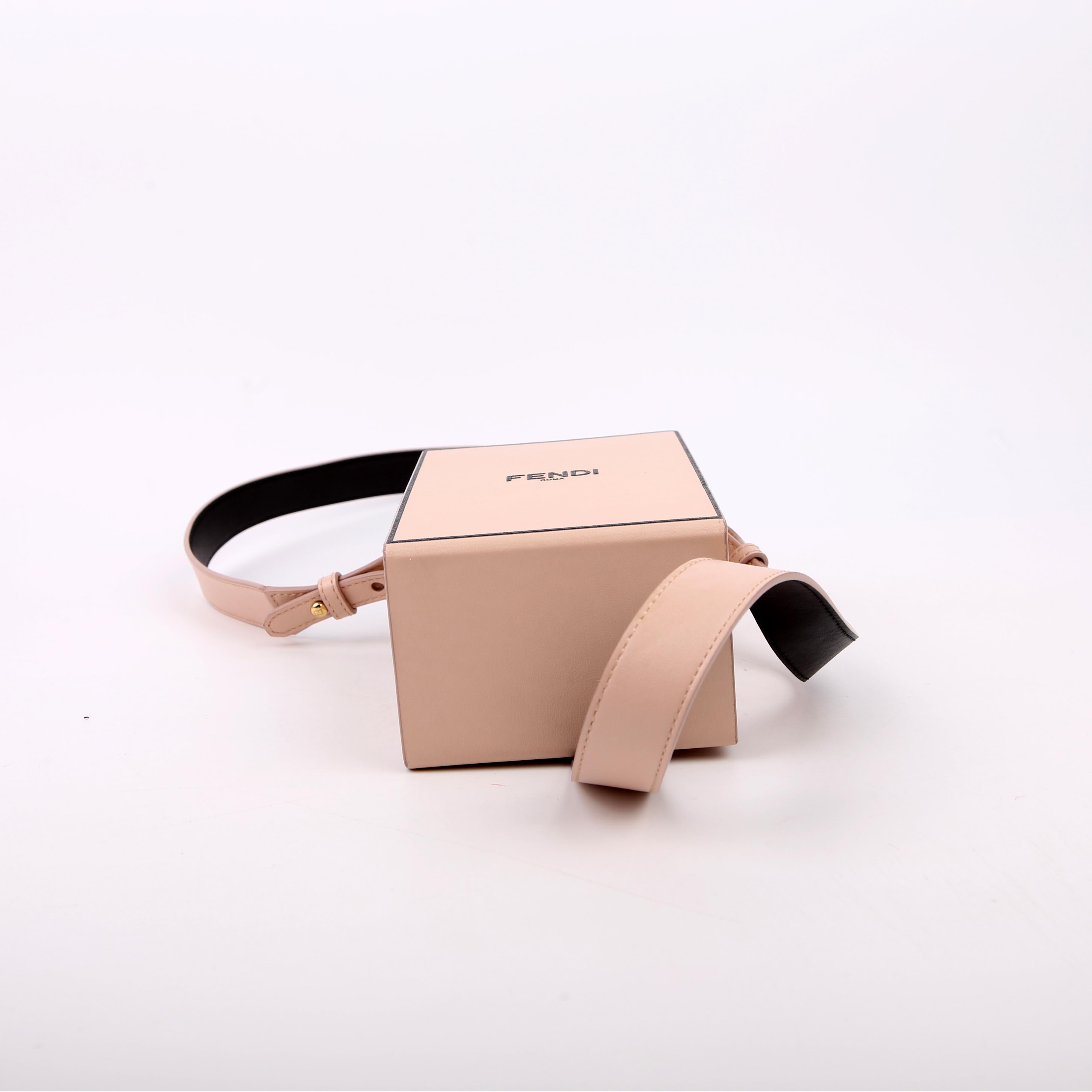 8BT339 Adp6 Box Shoulder Bag Pink