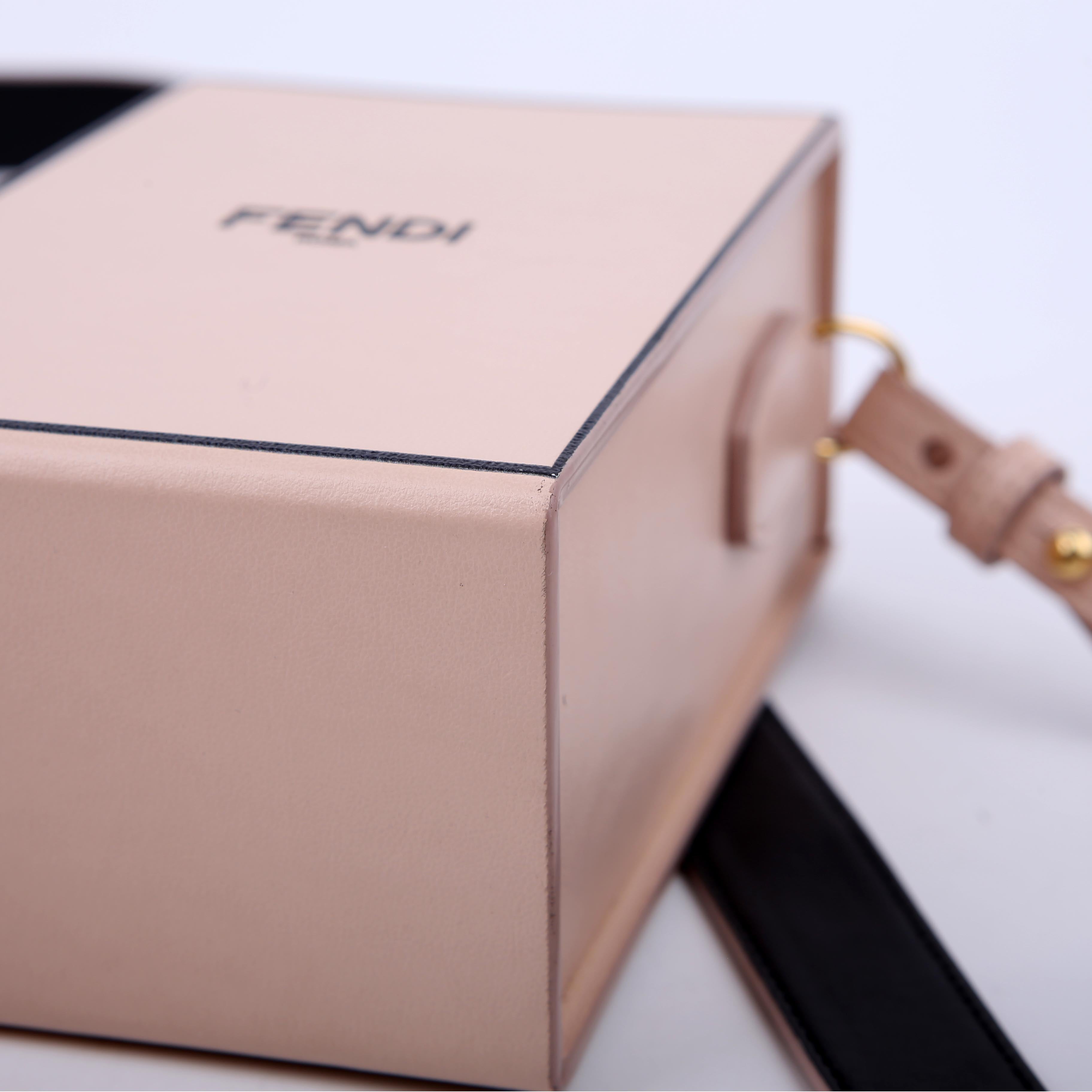 8BT339 Adp6 Box Shoulder Bag Pink