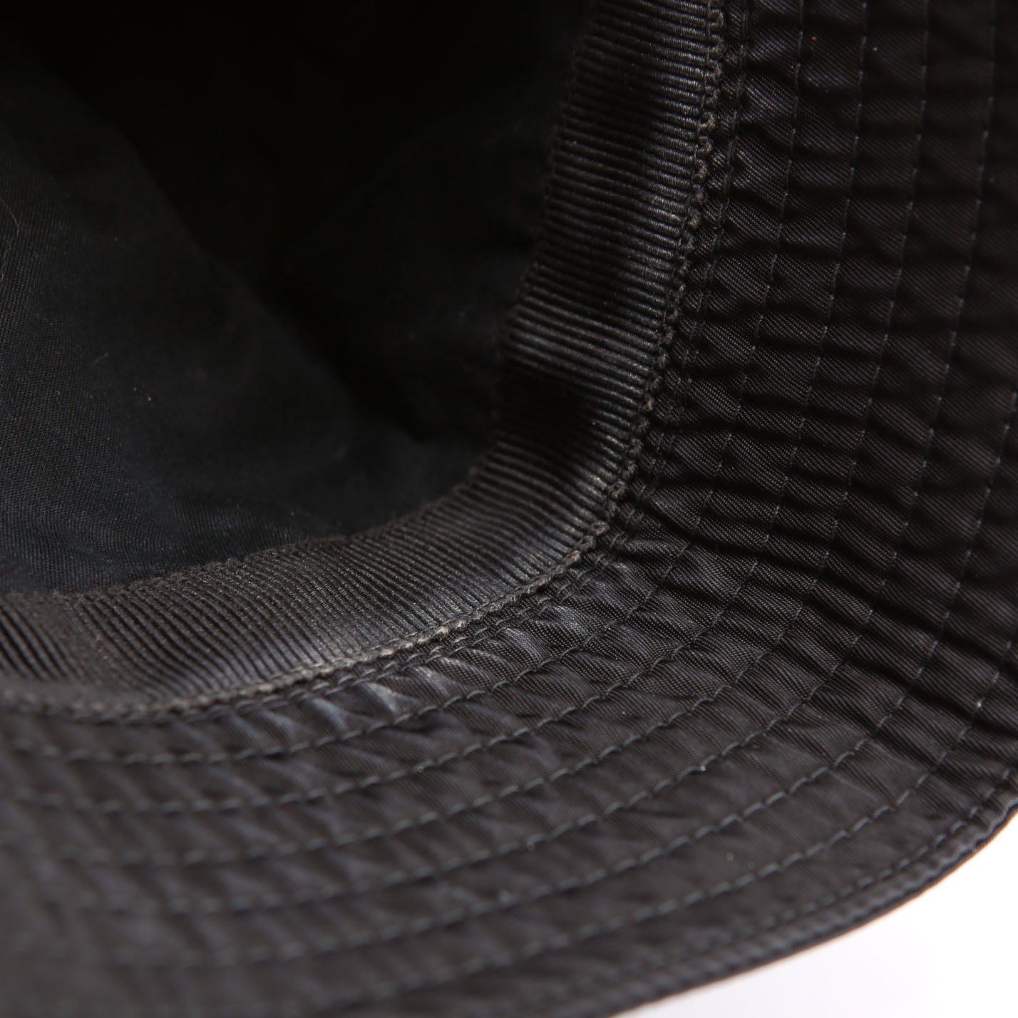 Prada 1HC137 Re-Nylon Triangle Logo Bucket Hat Size Medium Black