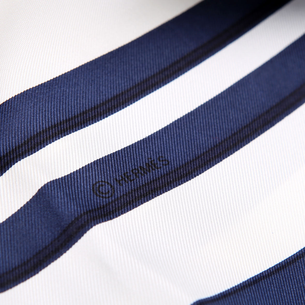 Brides De Gala 90 Silk Scarf Blue/White