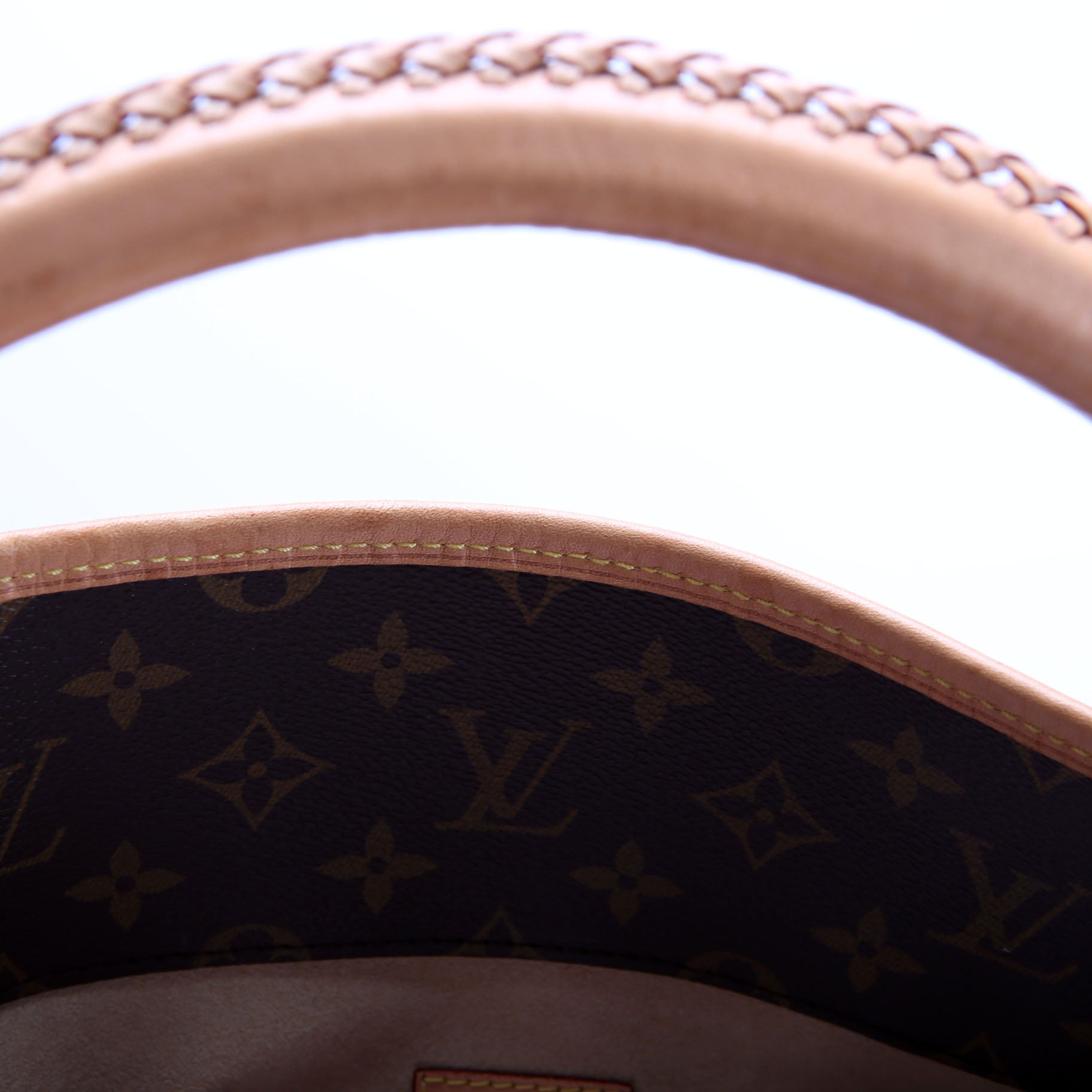 Artsy MM New Model Monogram