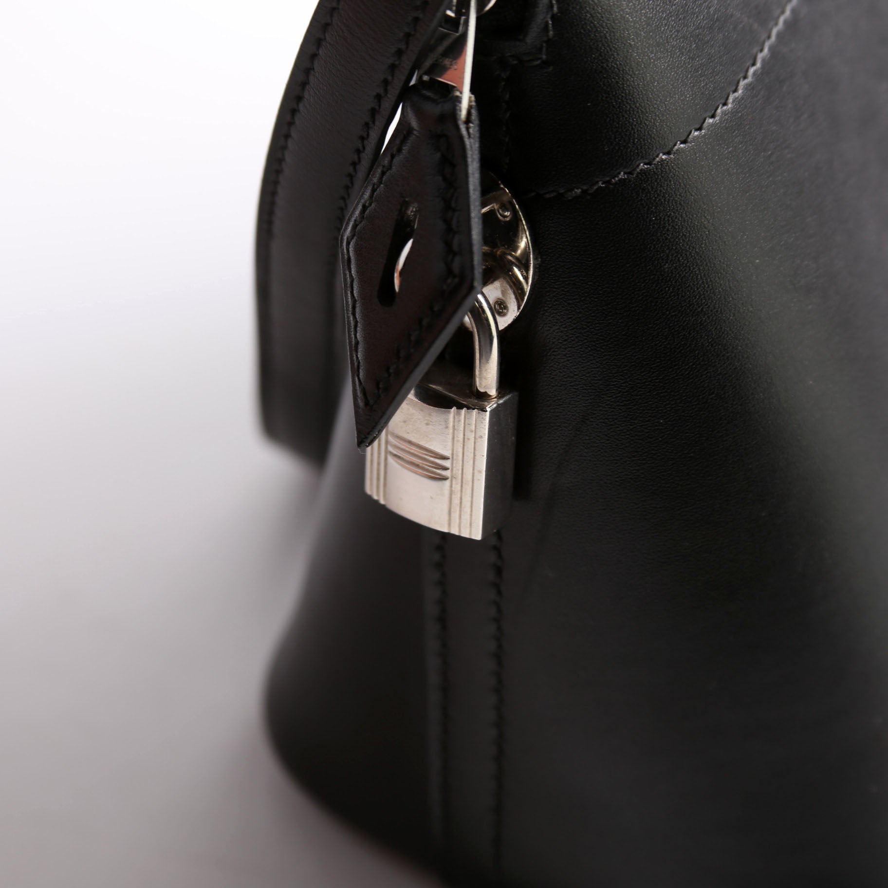 Bolide 31 Box Calfskin Black