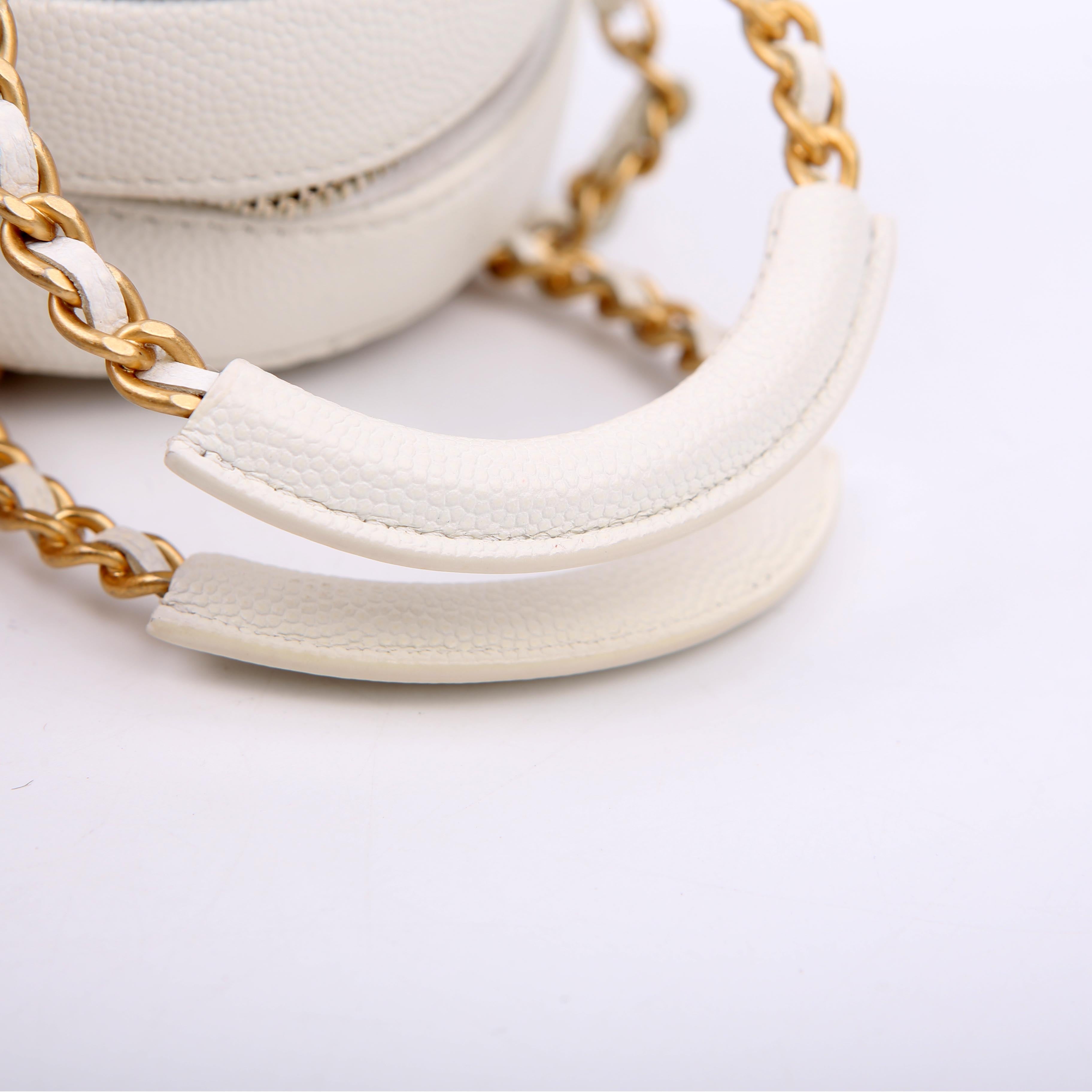 In the Loop Round Clutch with Chain 29M White