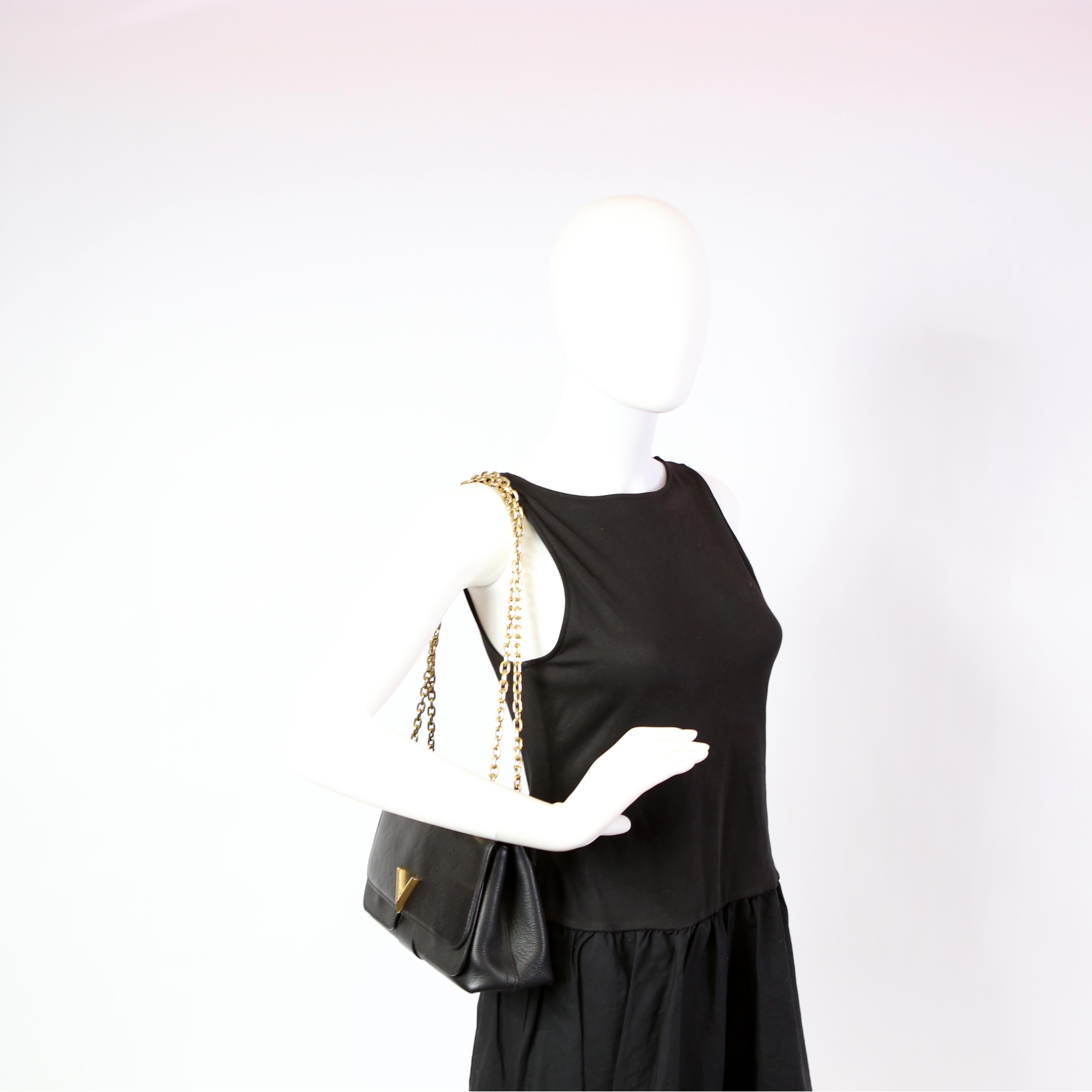 Very Messenger Bag Black