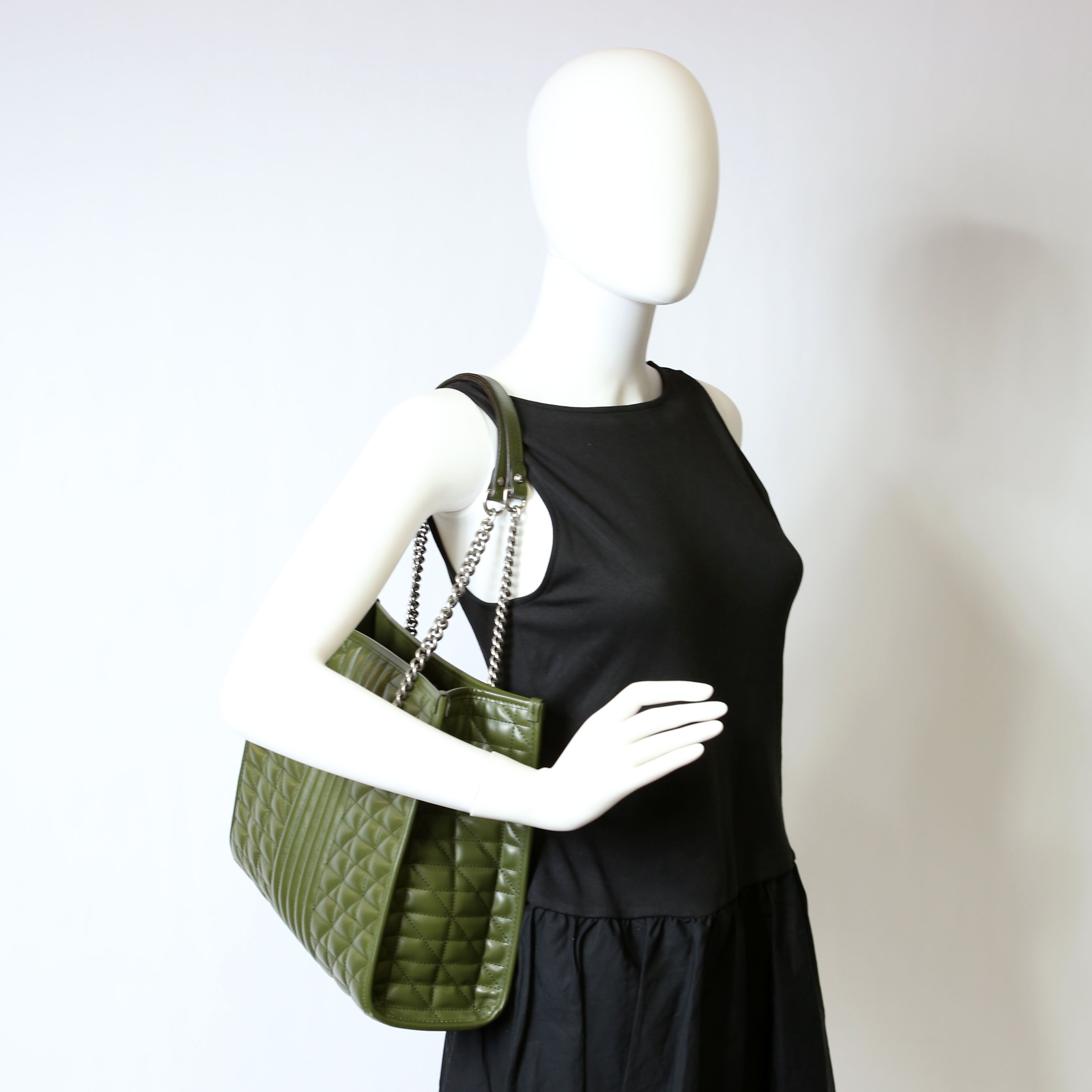 675796 Marmont Aria Chain Medium Tote Green