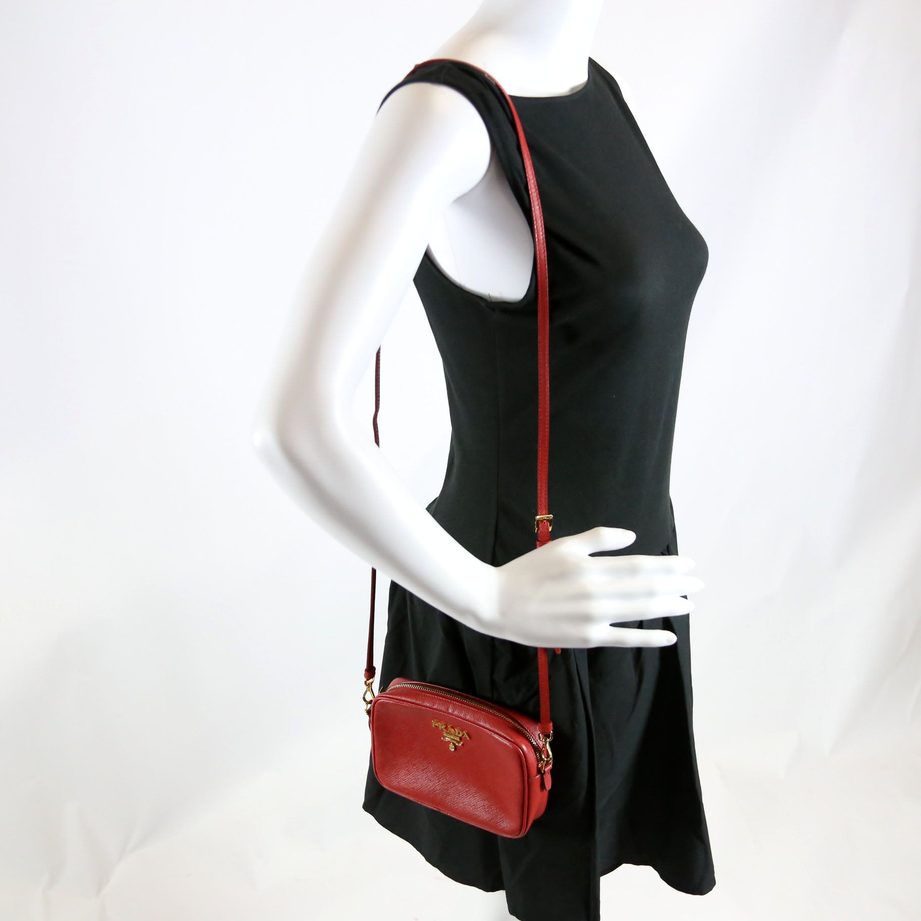 Vitello Daino Mini Camera Bag Red