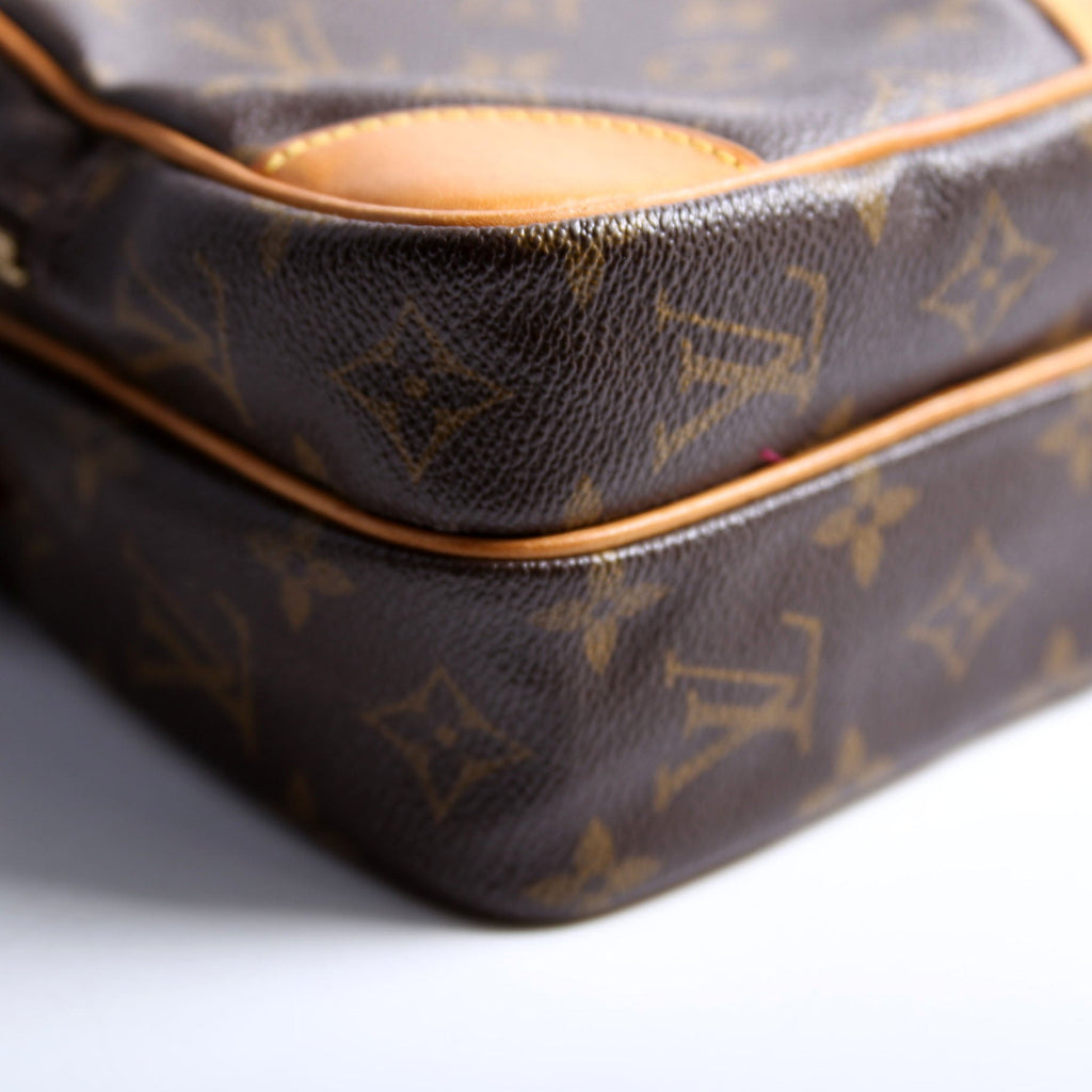 Amazone Monogram
