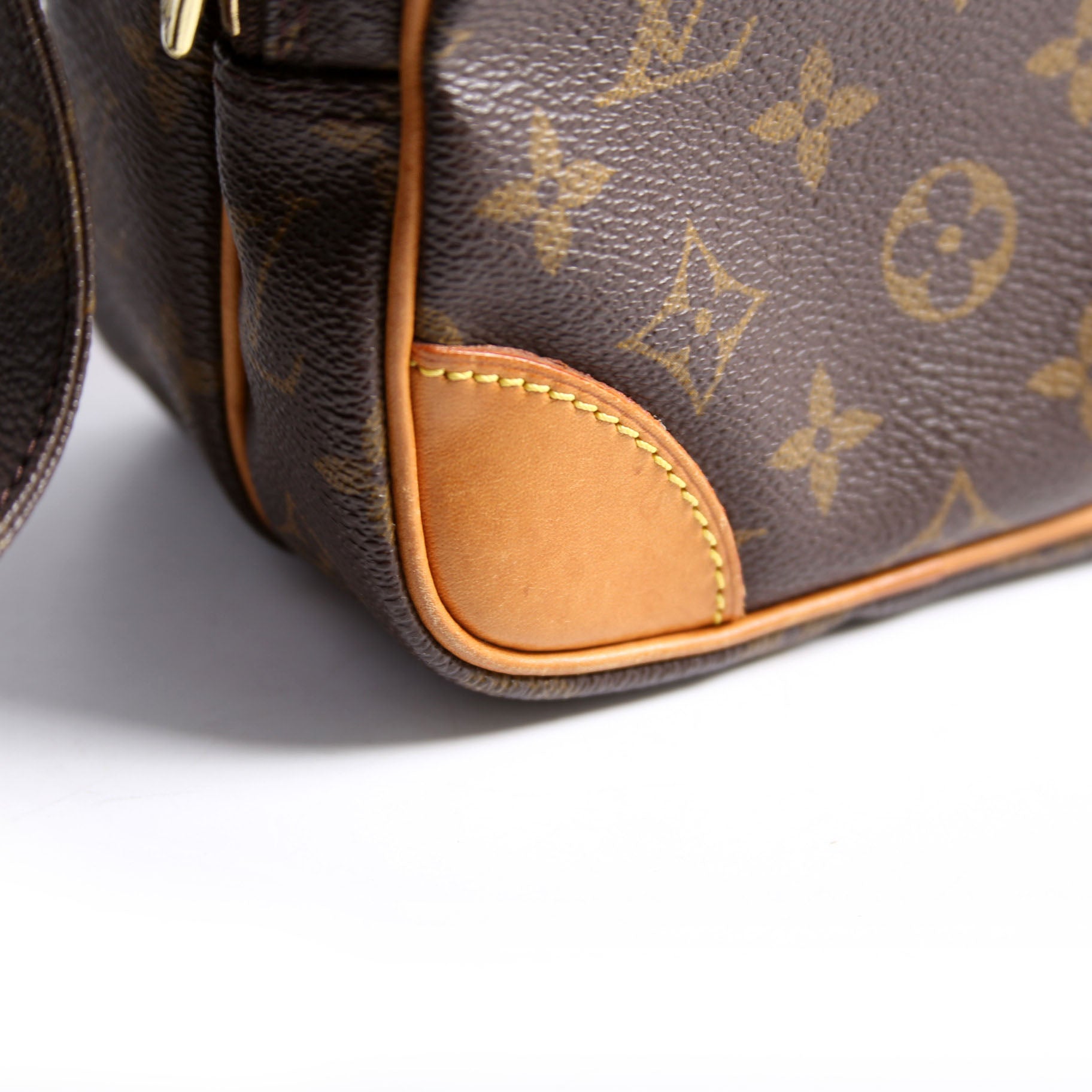 Amazone Monogram