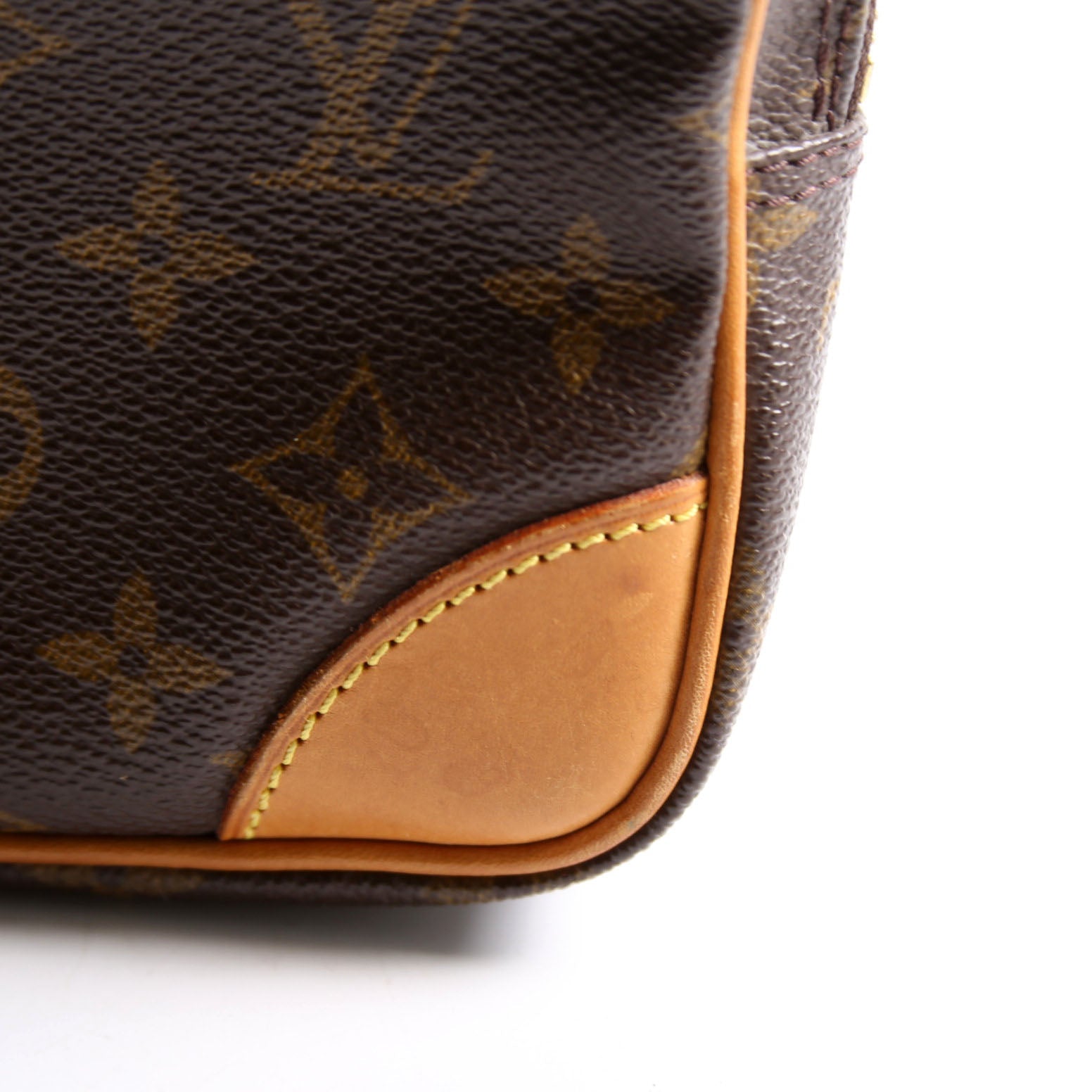 Amazone Monogram