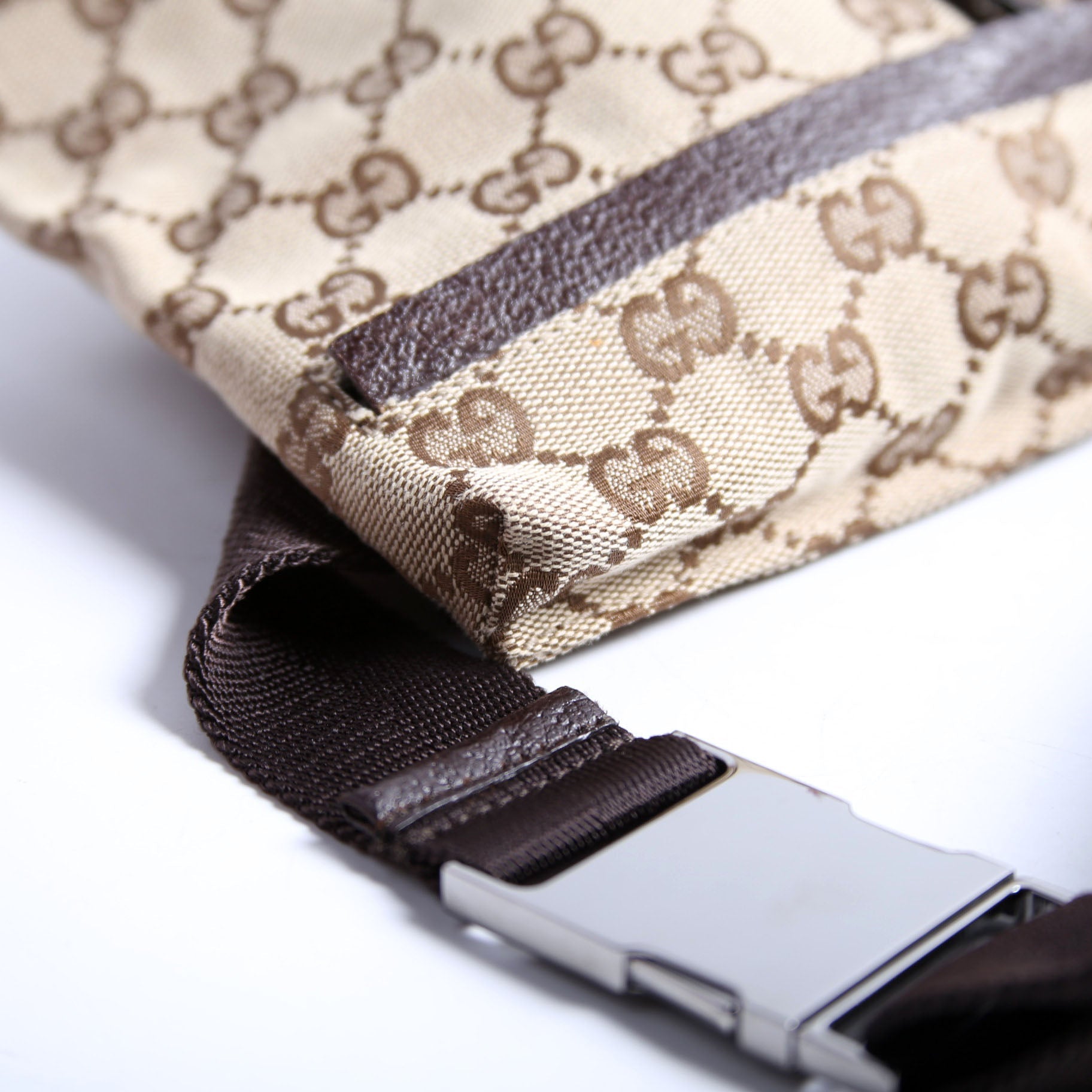 28566 GG Canvas Waist Bag Brown