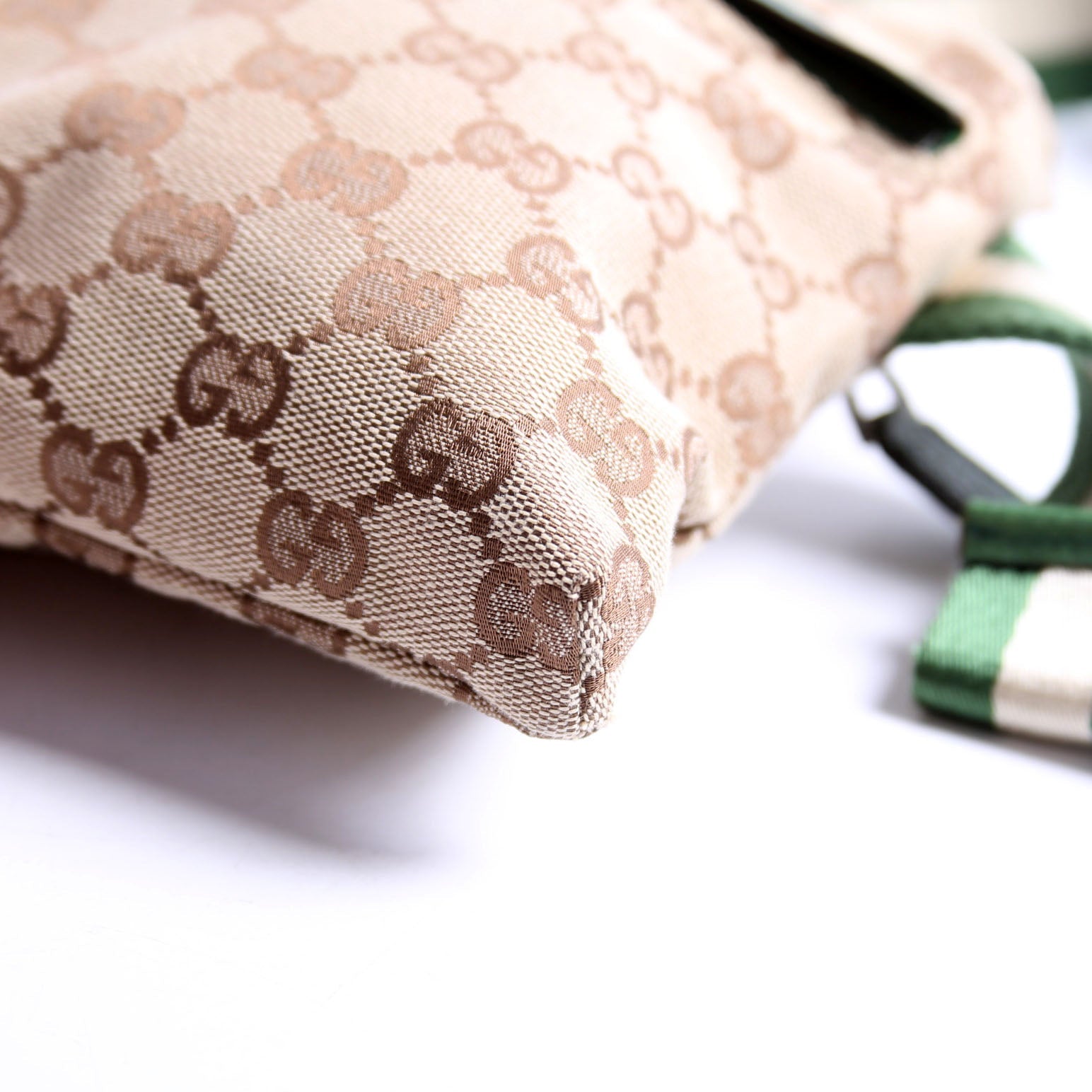28566 GG Canvas Waist Bag Green