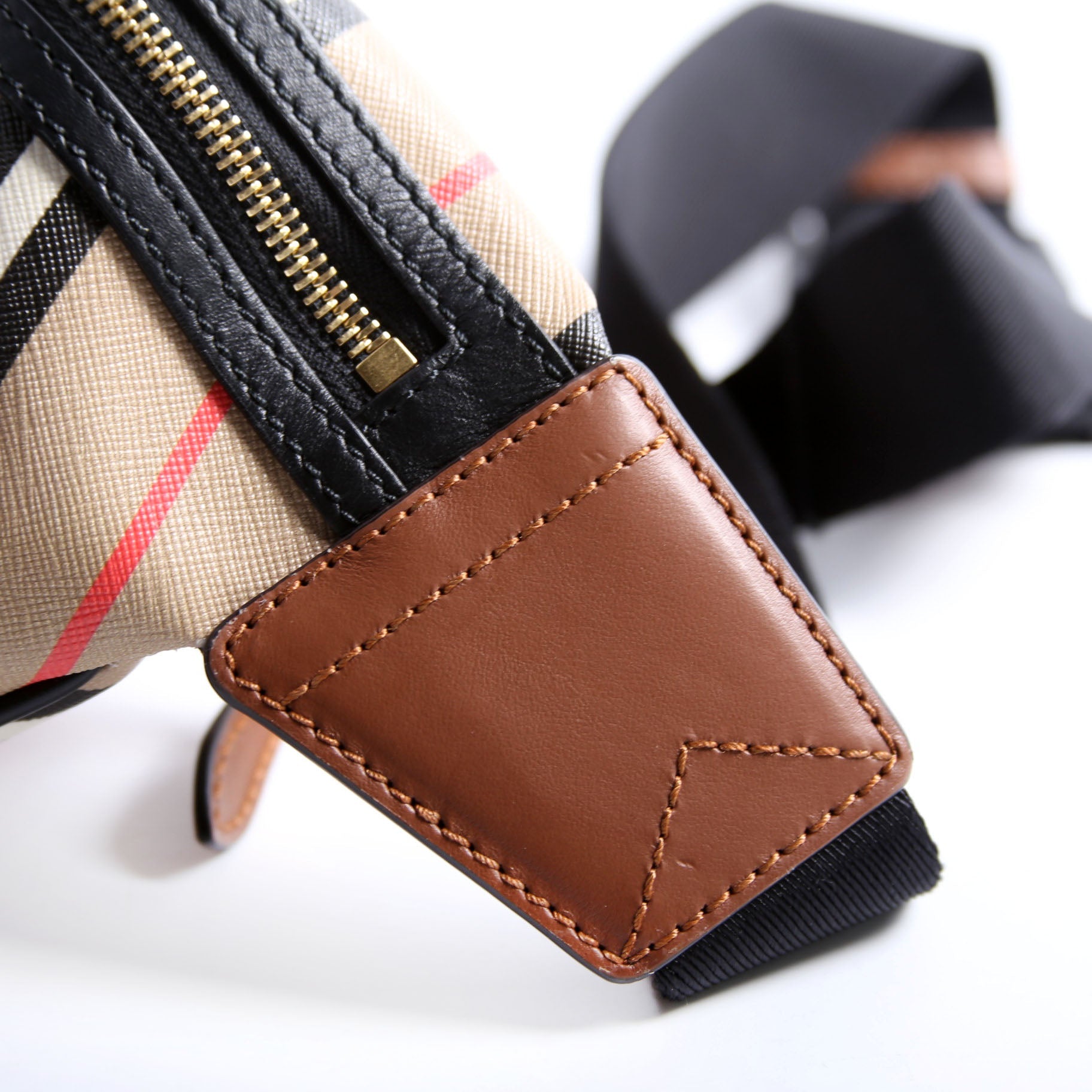 8026838 Icon E-Canvas Striped Belt Bag