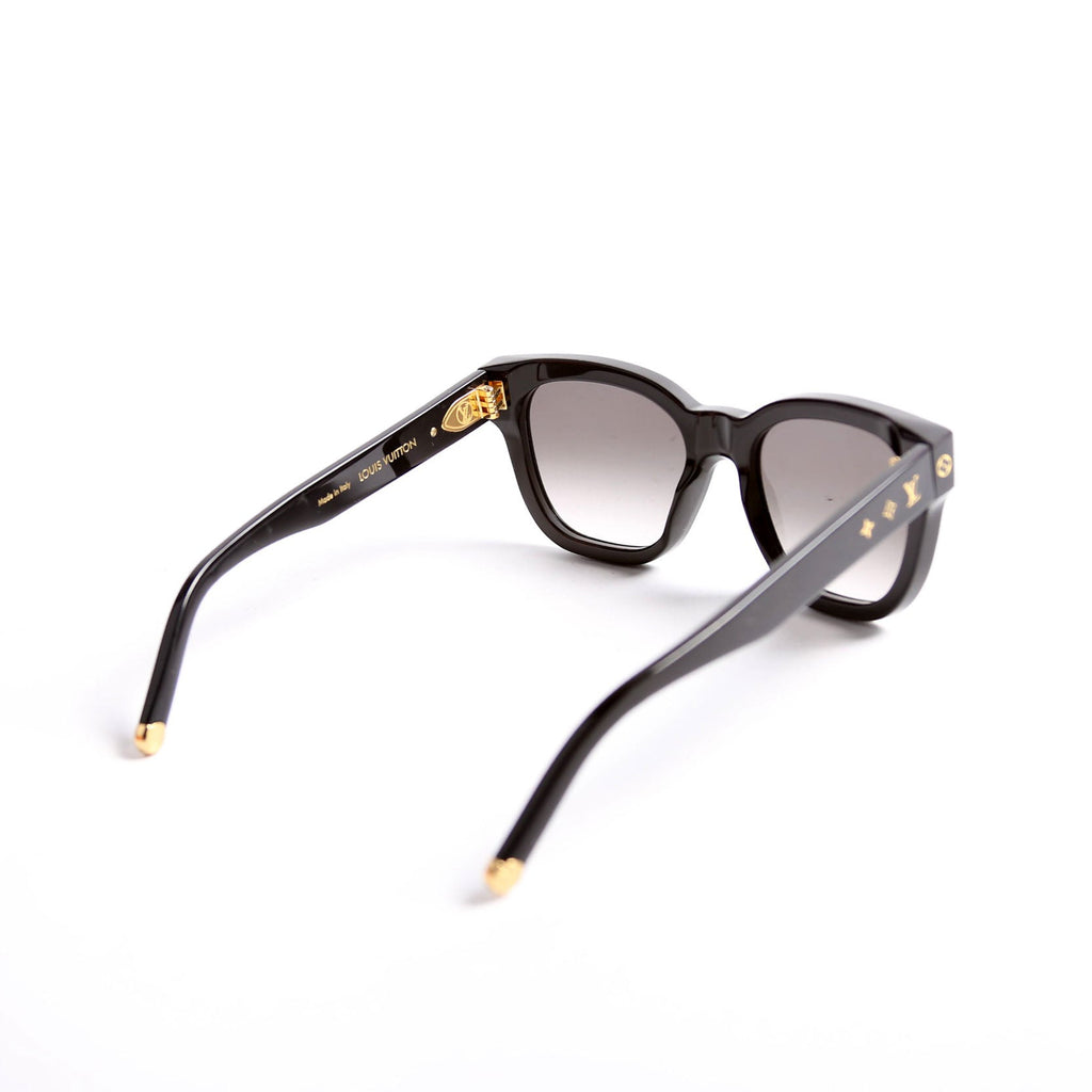 Z1523W My Monogram SQ Sunglasses Black