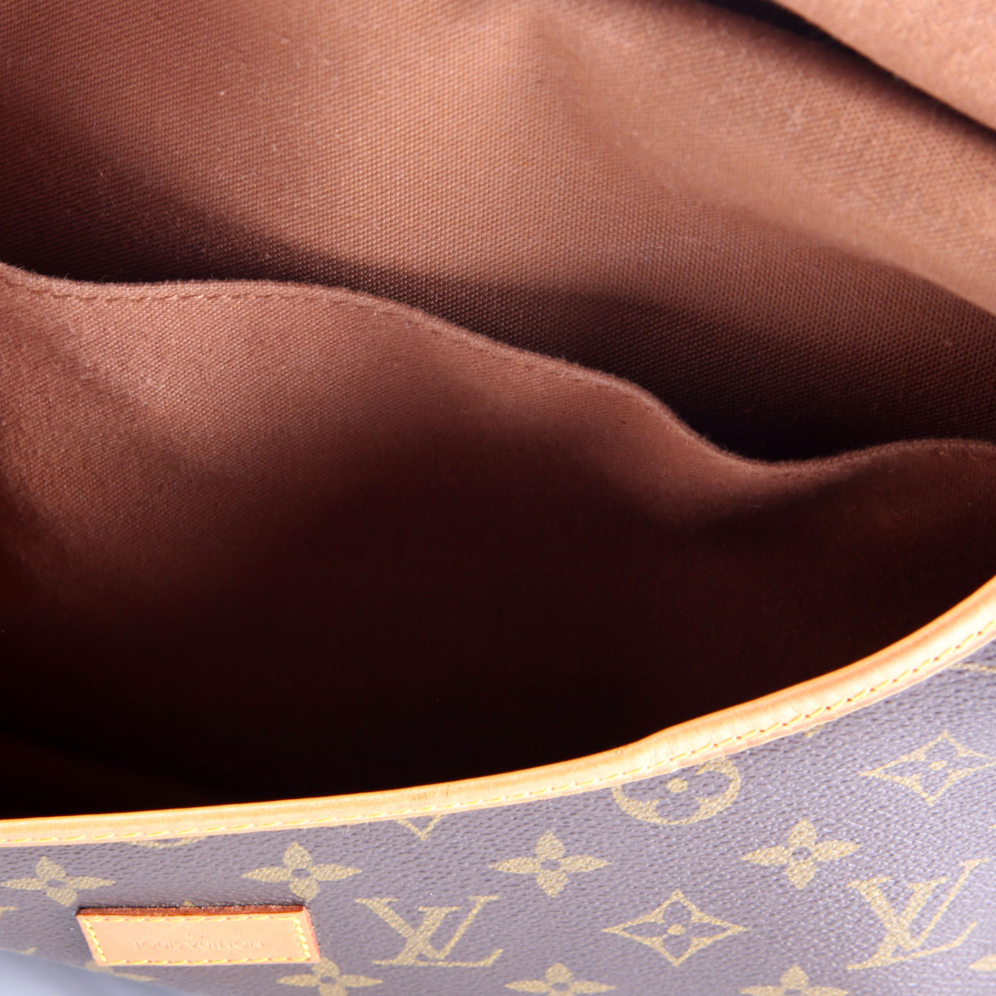 Saumur 35 Monogram